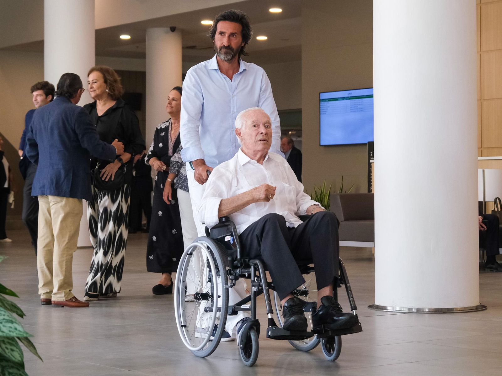 Misa Funeral de Pepe Luis Vázquez, en el Tanatorio SE-30