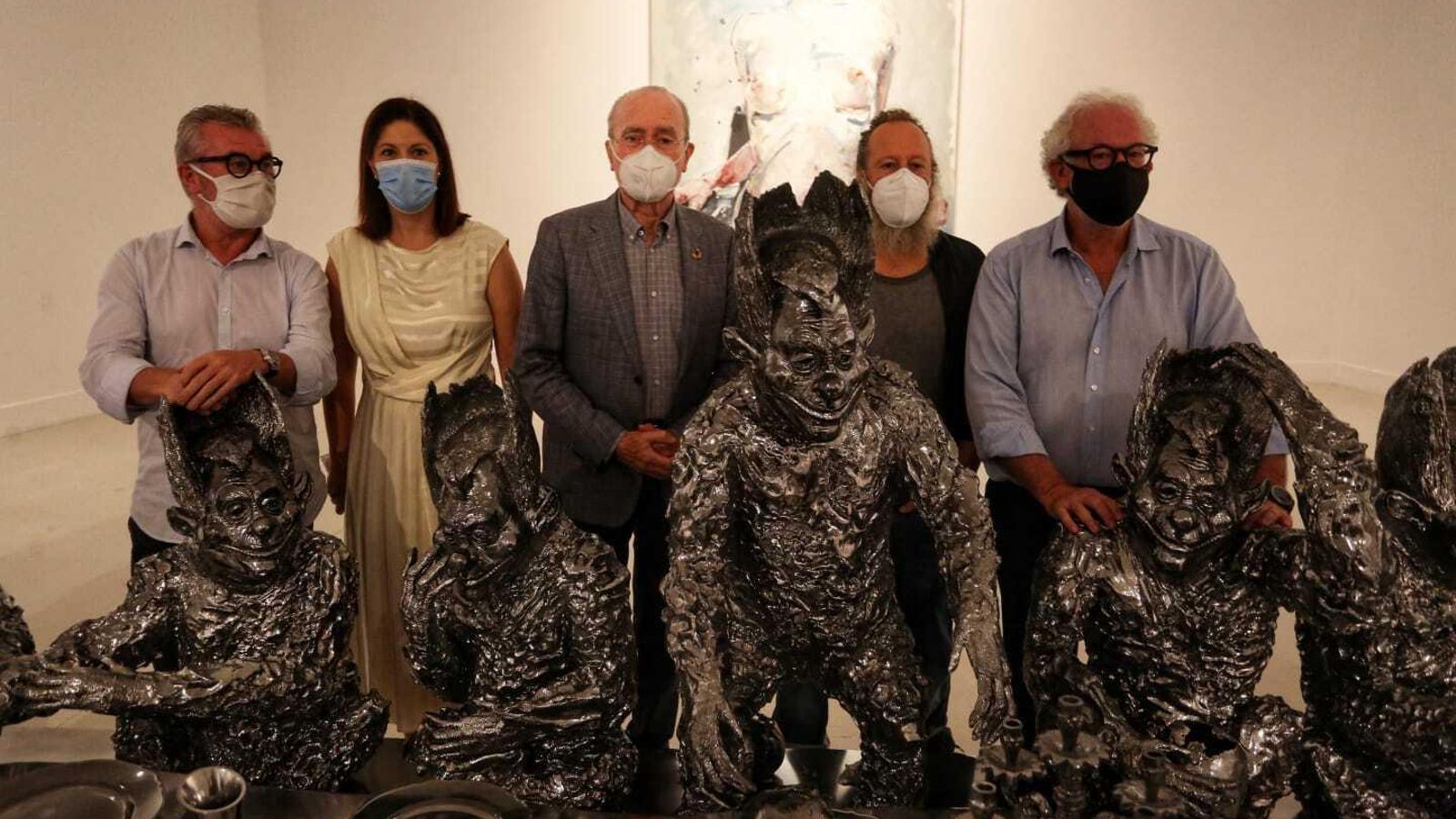 Philippe Pasqua, Fernando Francés y autoridades, junto a la escultura 'La Cène (2017).