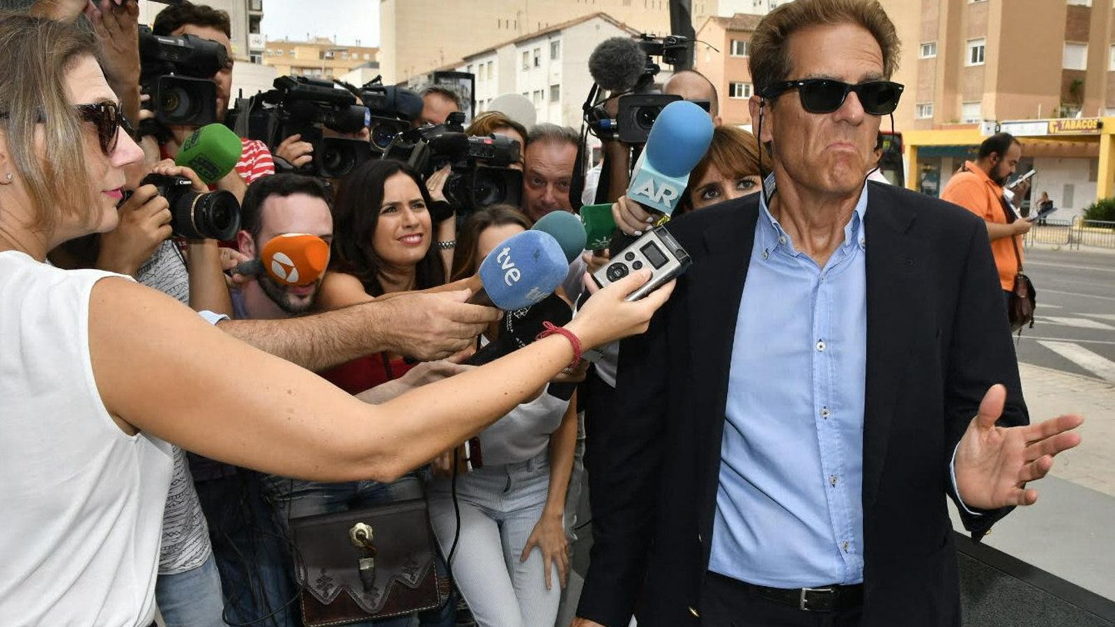 Esteban Hernández, abogado de oficio que defenderá a Quezada.