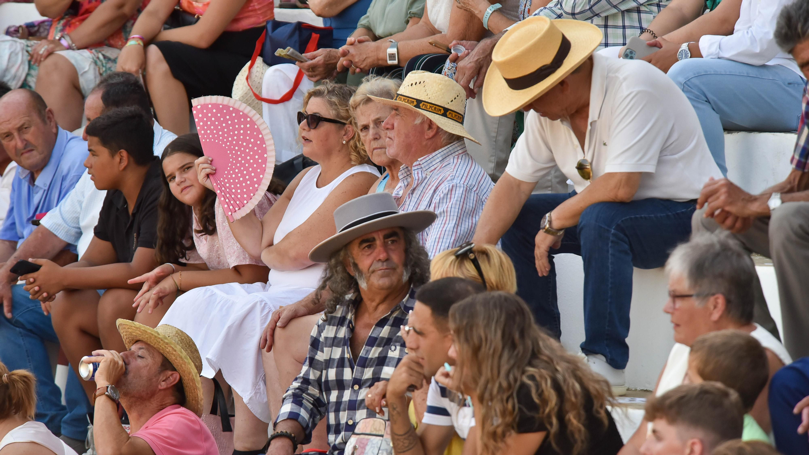 Búscate en las fotos del  festejo mixto de la Feria Real de San Roque