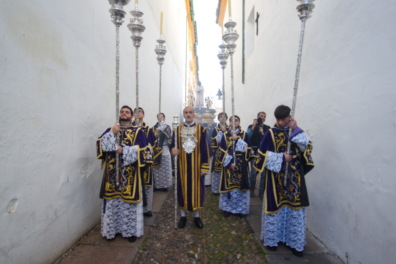 El traslado del Señor de la Sangre a la Catedral para el Vía Crucis de las Cofradías, en imágenes