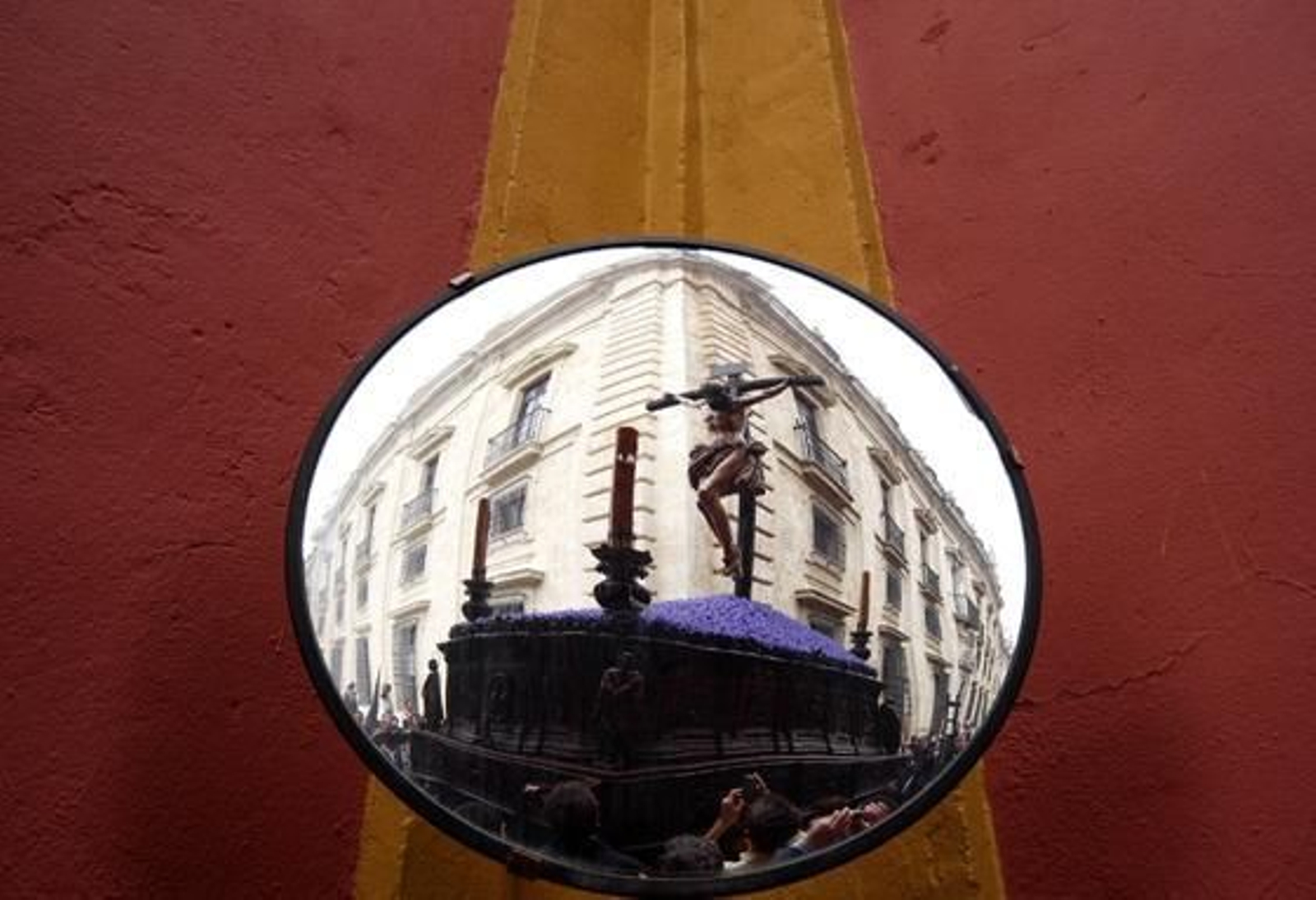 El misterio de Los Estudiantes reflejado en un espejo.

Foto: Antonio Pizarro