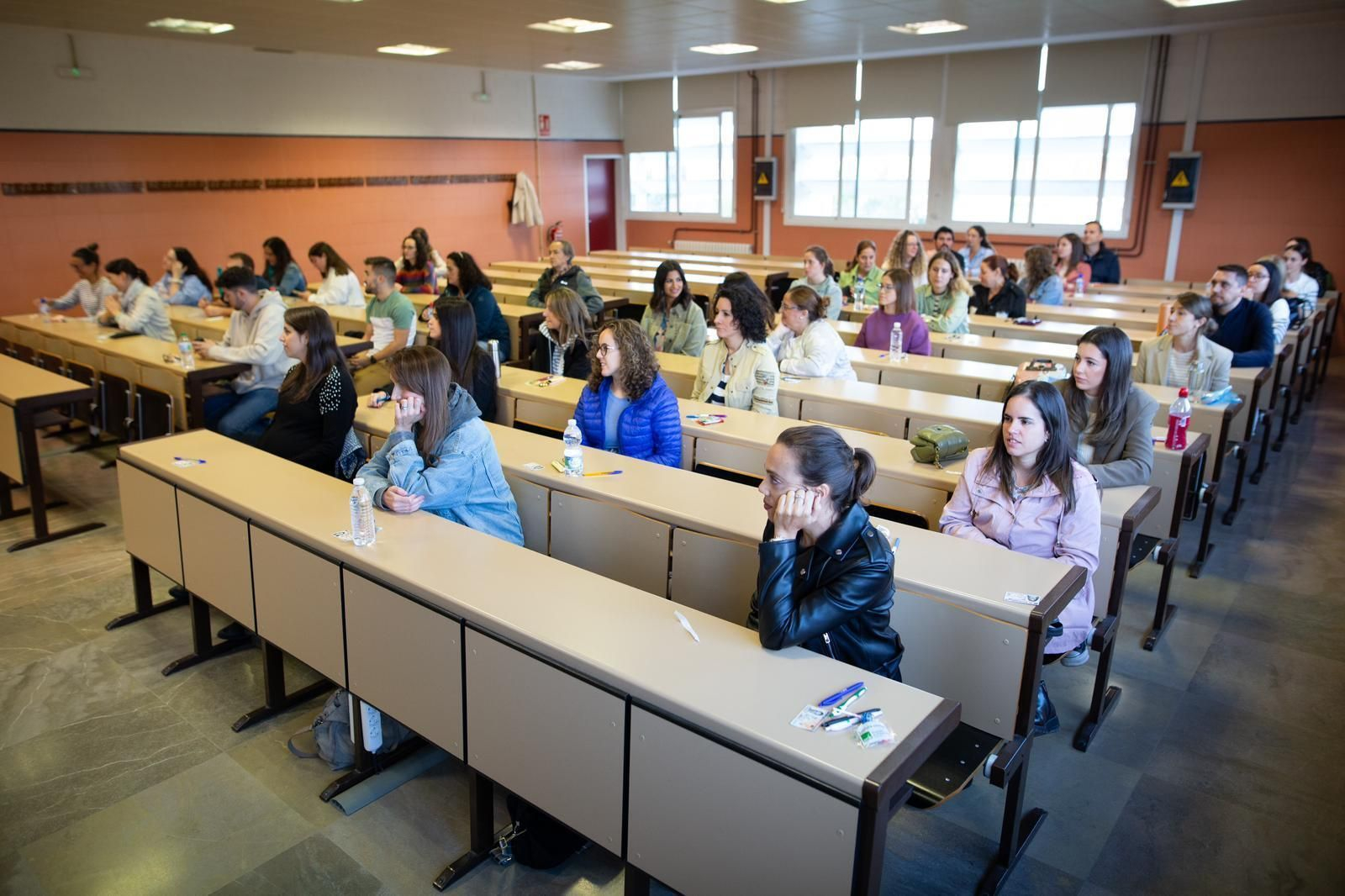 Las imágenes de los primeros exámenes de las oposiciones del SAS en Granada