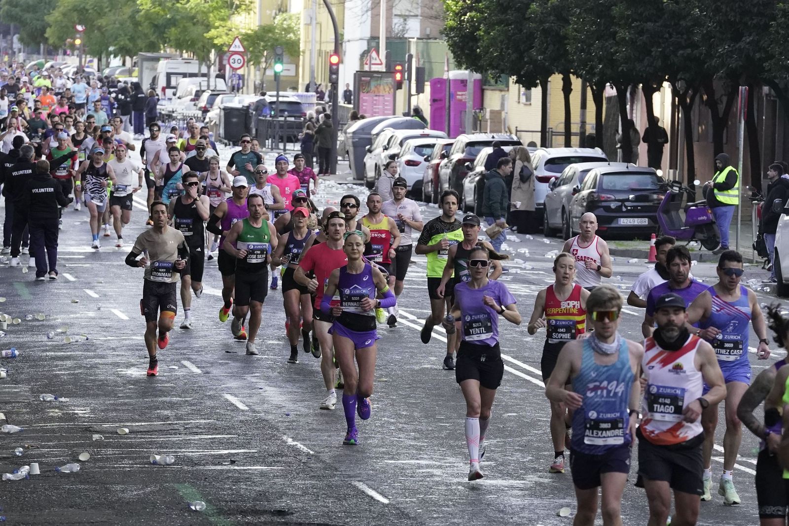el Zurich Maratón de Sevilla 2026 por Lopez de Gomara, galería 1
