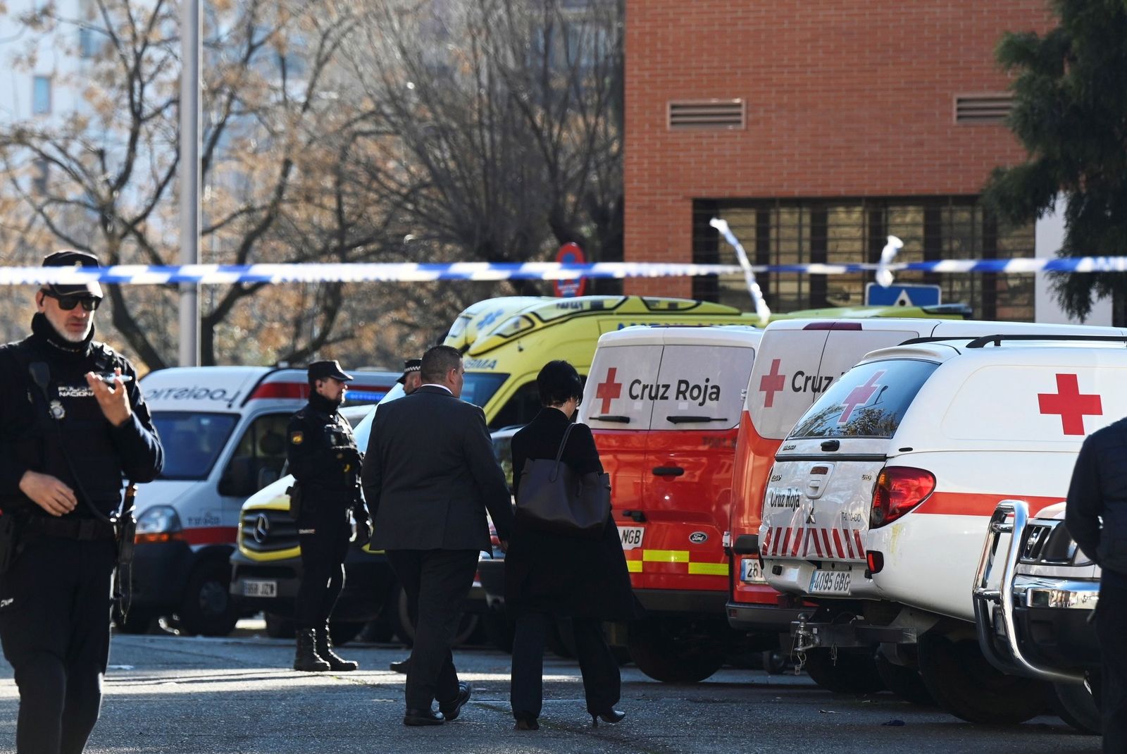 Servicios de emergencia a las puertas del centro cívico de Córdoba