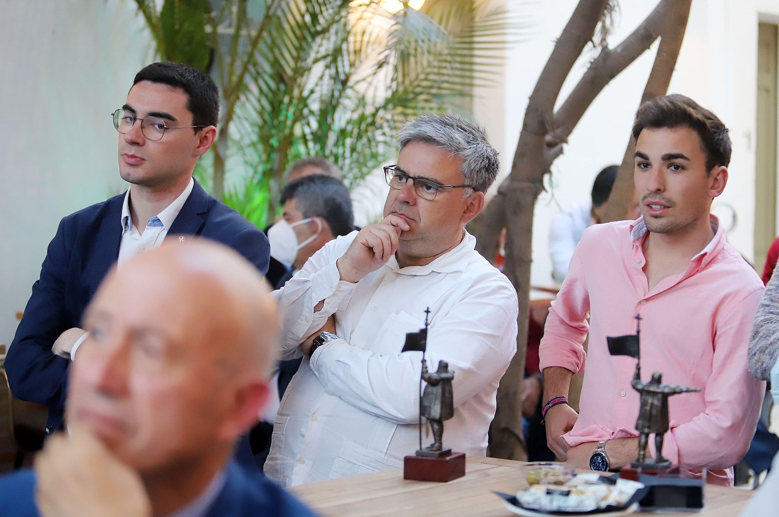 Imágenes del homenaje a 16 peñas taurinas de Huelva