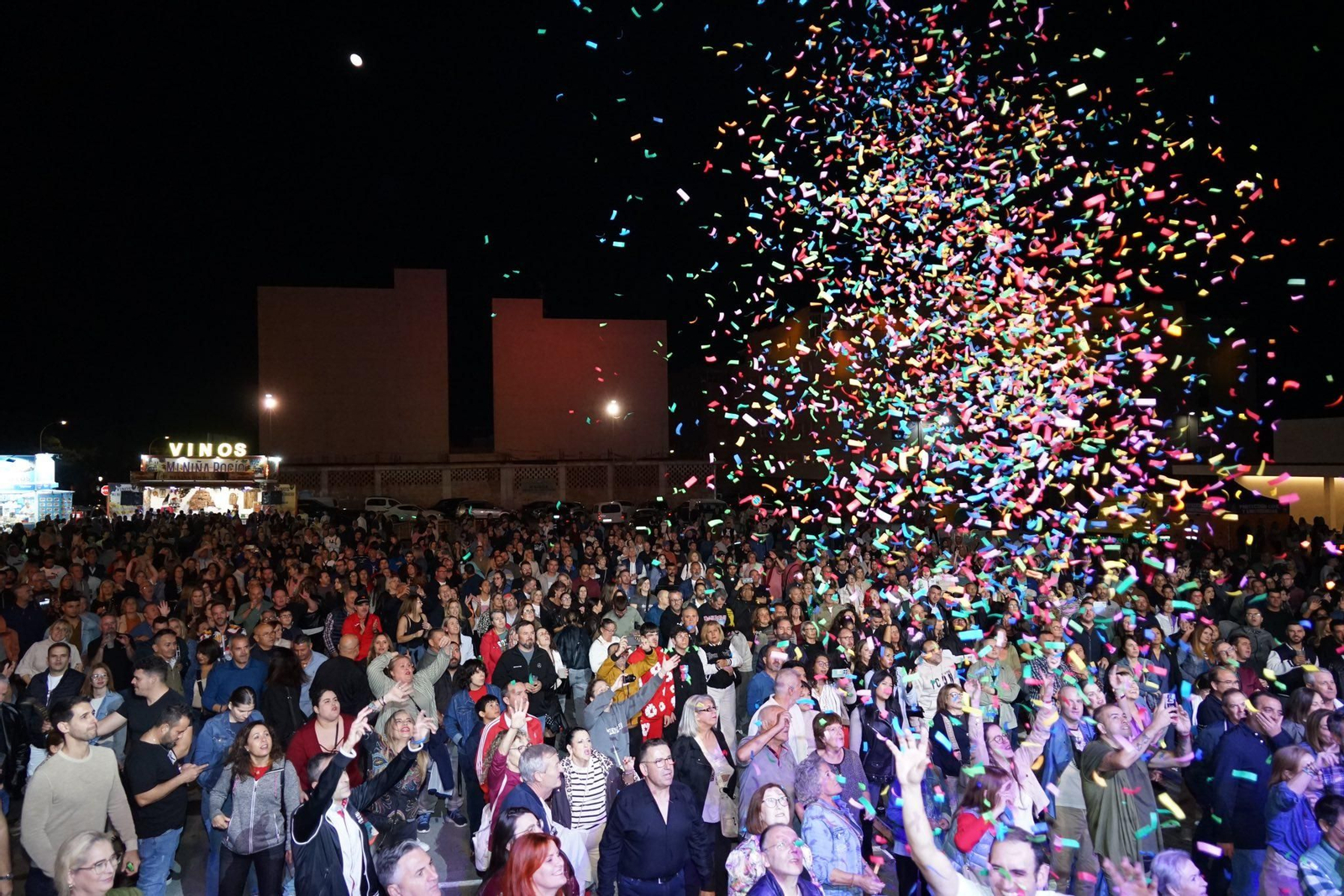 Miles de vecinos se reunieron para celebrar el otoño con la tradicional Gran Castañada de Vícar