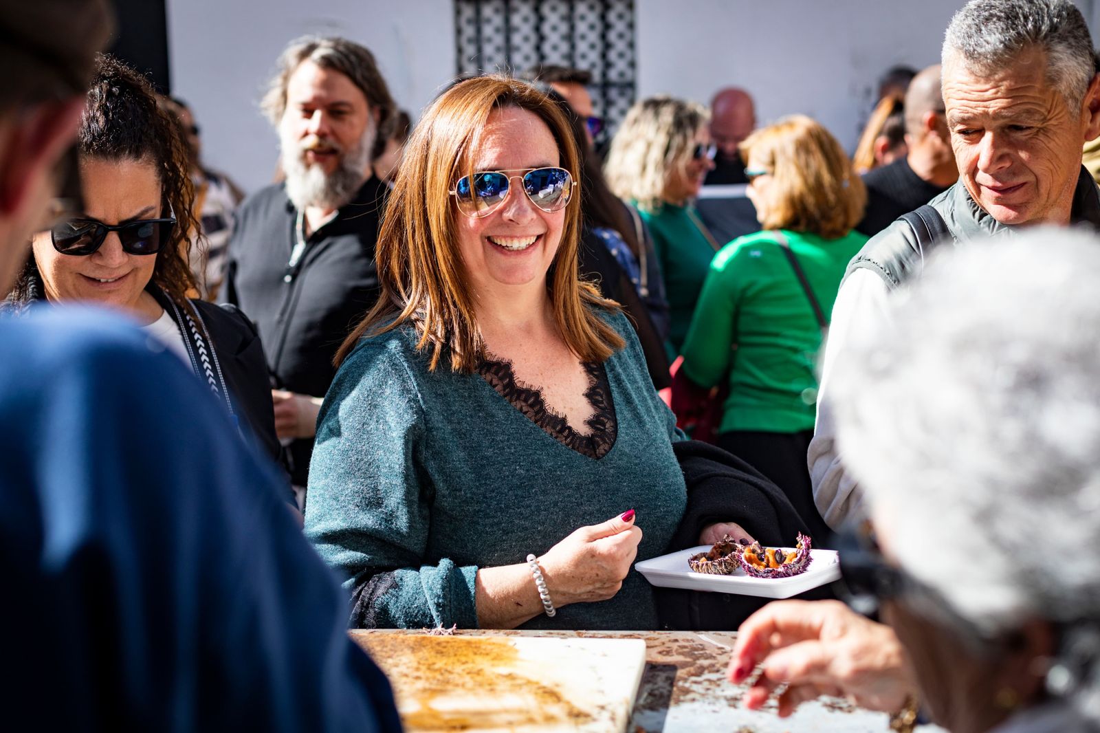 Búscate entre las mejores imágenes de la Erizada 2024 del Carnaval de Cádiz