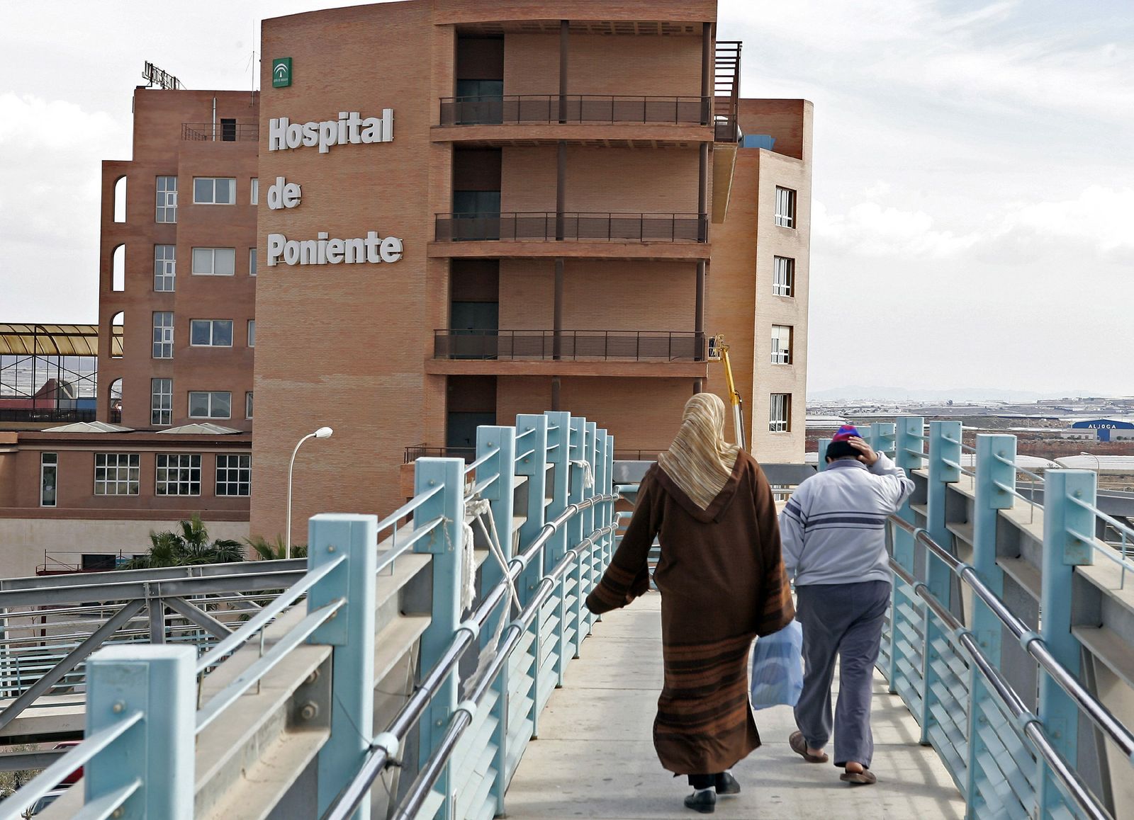 Entrada al Hospital de Poniente.