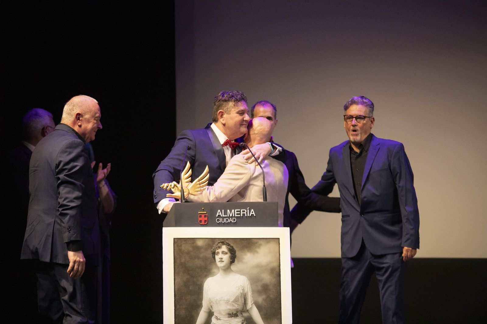 El estreno en Almería del largometraje documental "Concha Robles", en imágenes