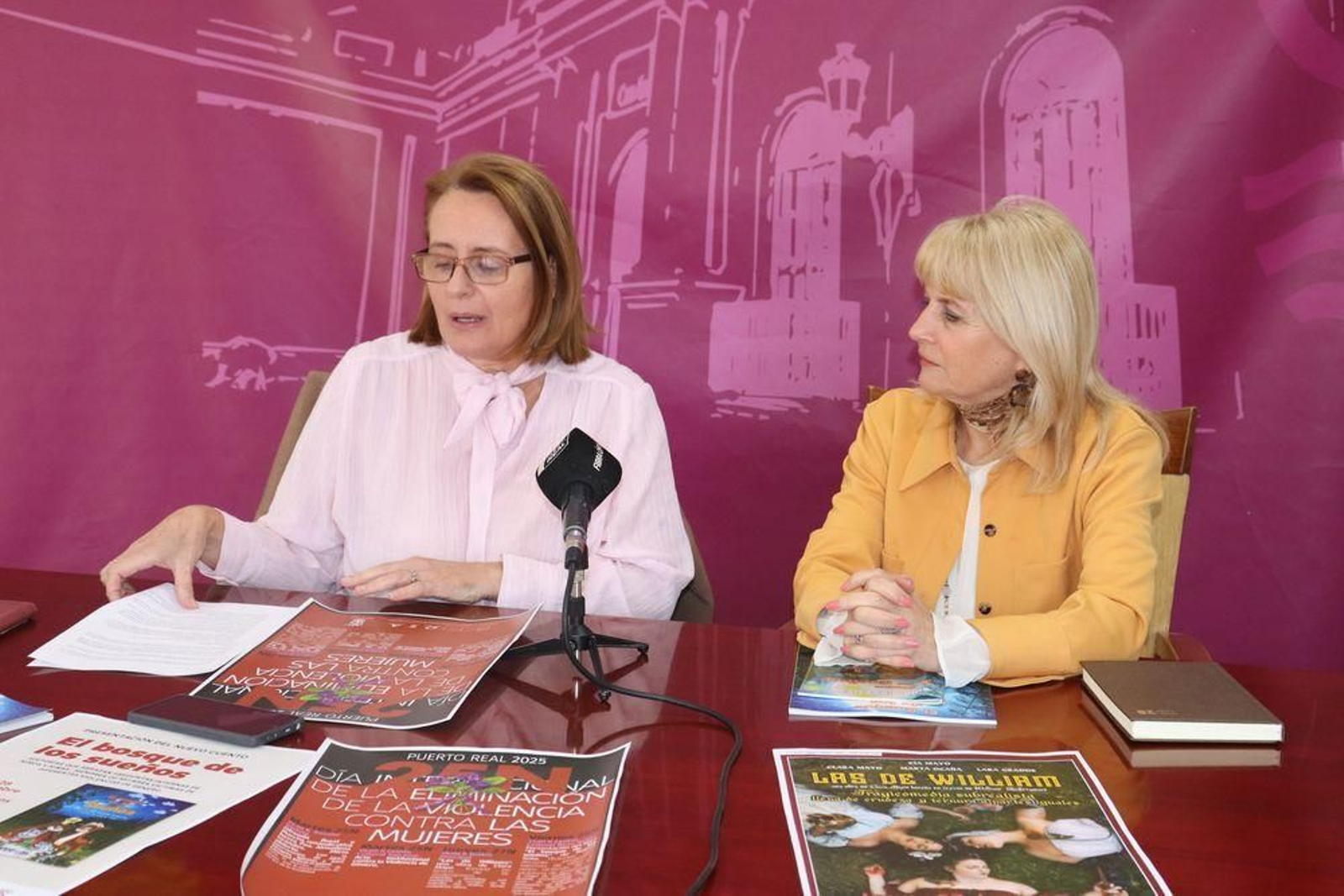 Aurora Salvador y Josefina Benítez en la presentación de los actos