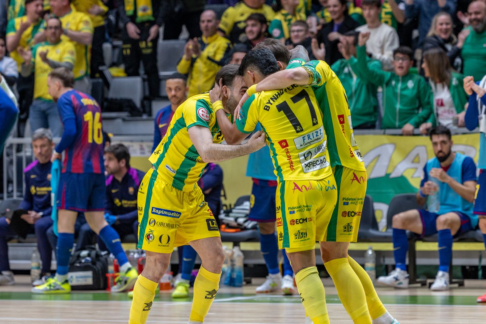 Las mejores imágenes del espectacular encuentro entre Jaén Paraíso Interior FS y Barça (3-3)