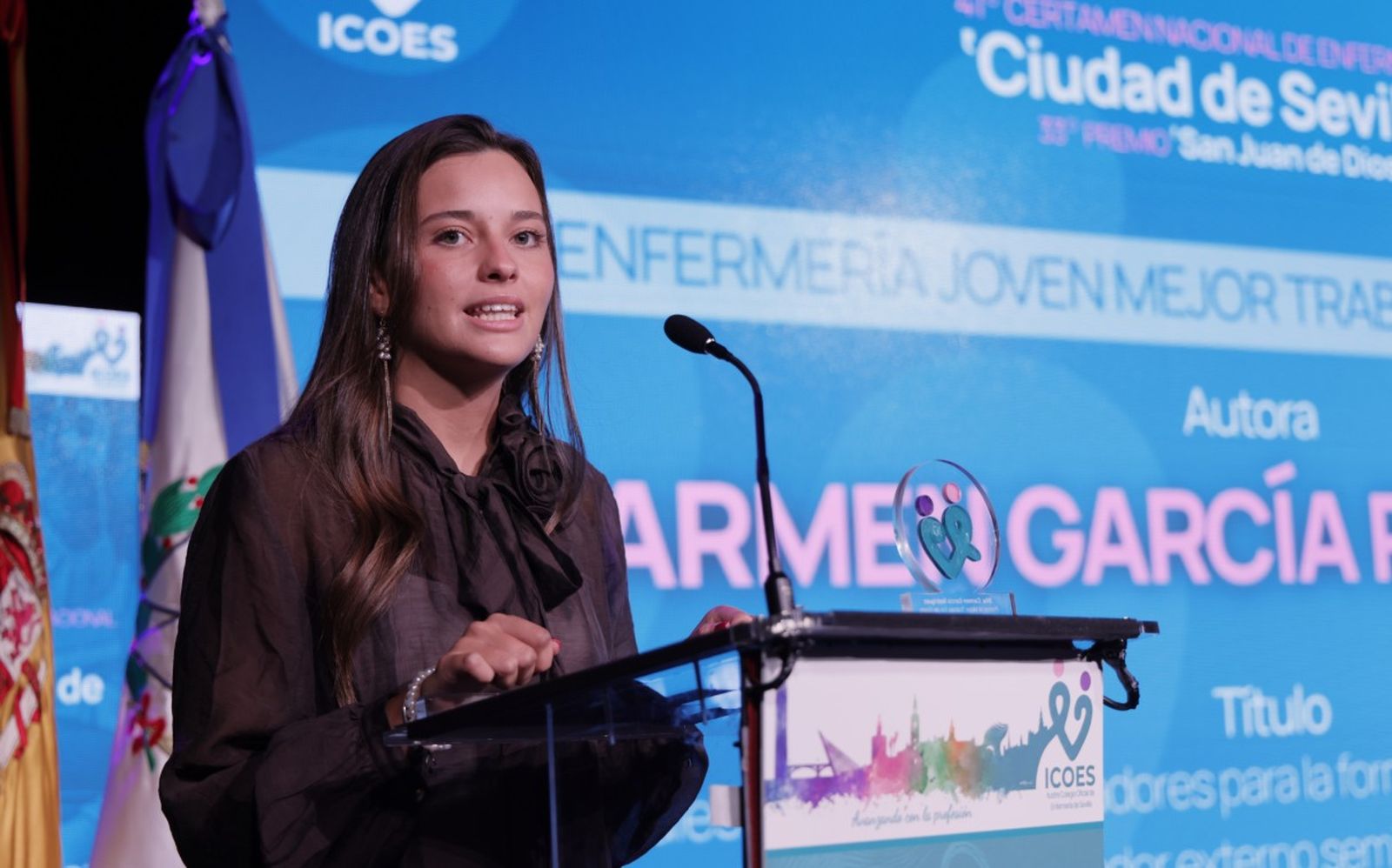 Carmen García Rodríguez, ganadora del Premio Enfermería Joven al Mejor Trabajo Fin de Grado 2025 por la investigación ‘Materiales didácticos innovadores para la formación a escolares en el uso del desfibrilador externo semiautomático’