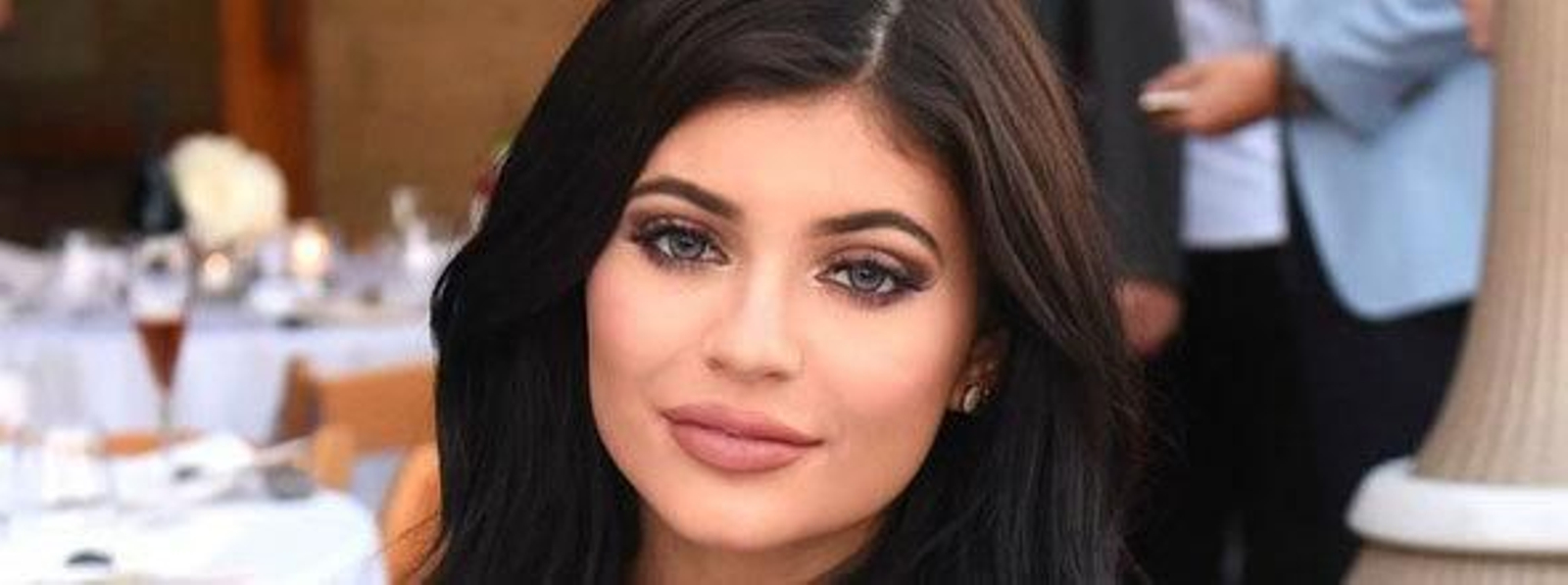 A sus 19 años Kylie Jenner, la hermana pequeña de Kim Kardashian, ya se ha realizado varios retoques estéticos que muestra continuamente a través de sus redes sociales.