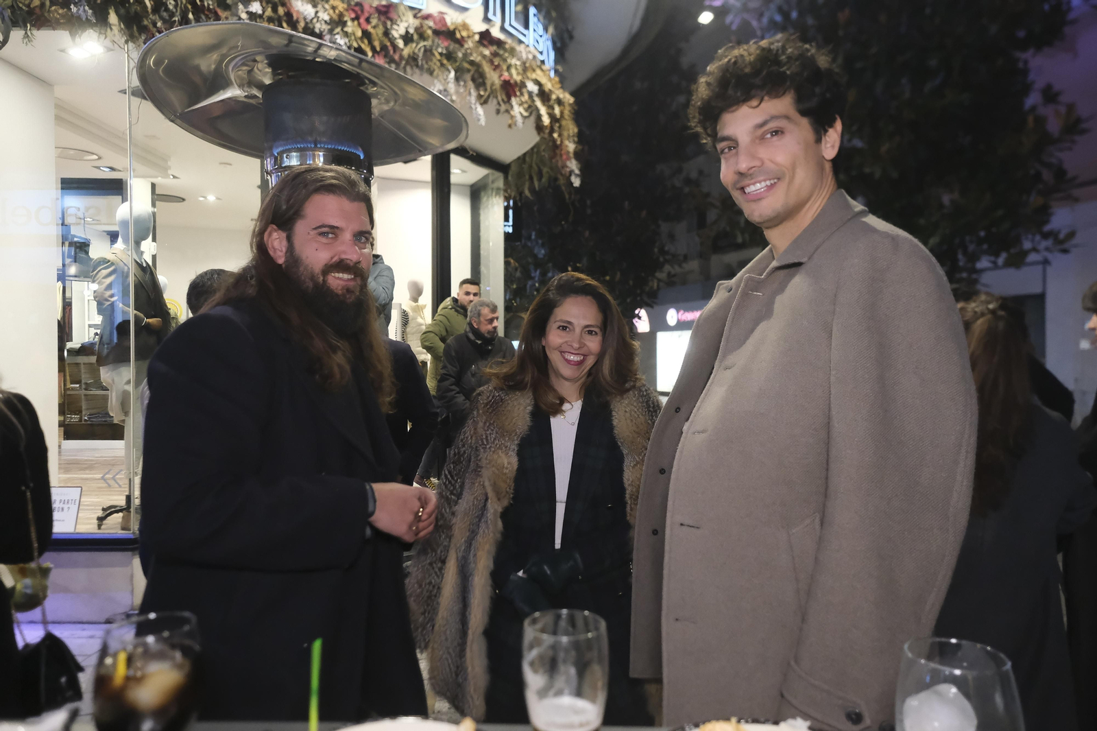 En imágenes, Silbón Bar celebra su inauguración con una fiesta llena de estilo