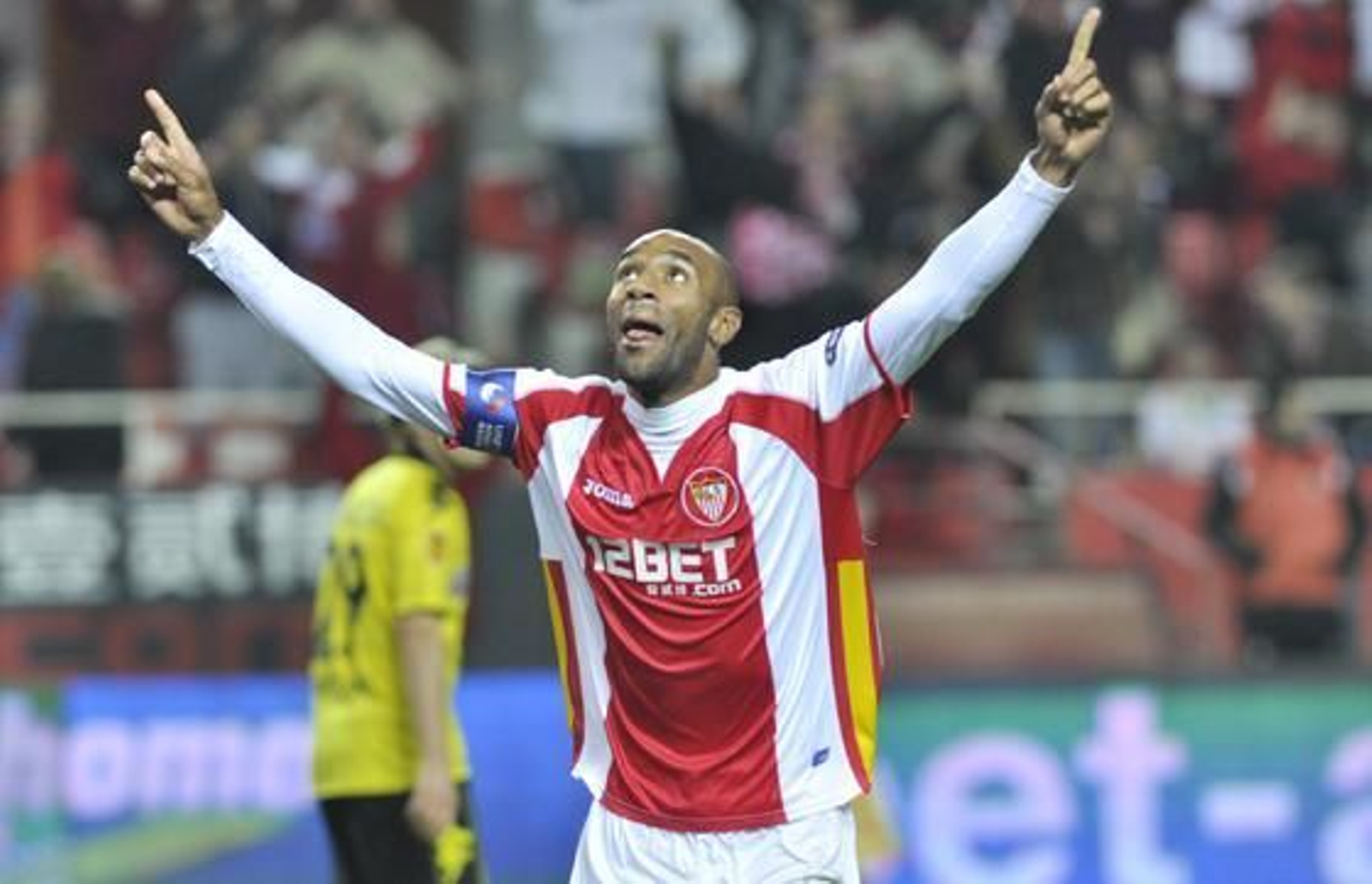 El Sevilla pasa a la siguiente ronda de la Liga Europa tras empatar 2-2 con el Borussia Dortmund. / Antonio Pizarro