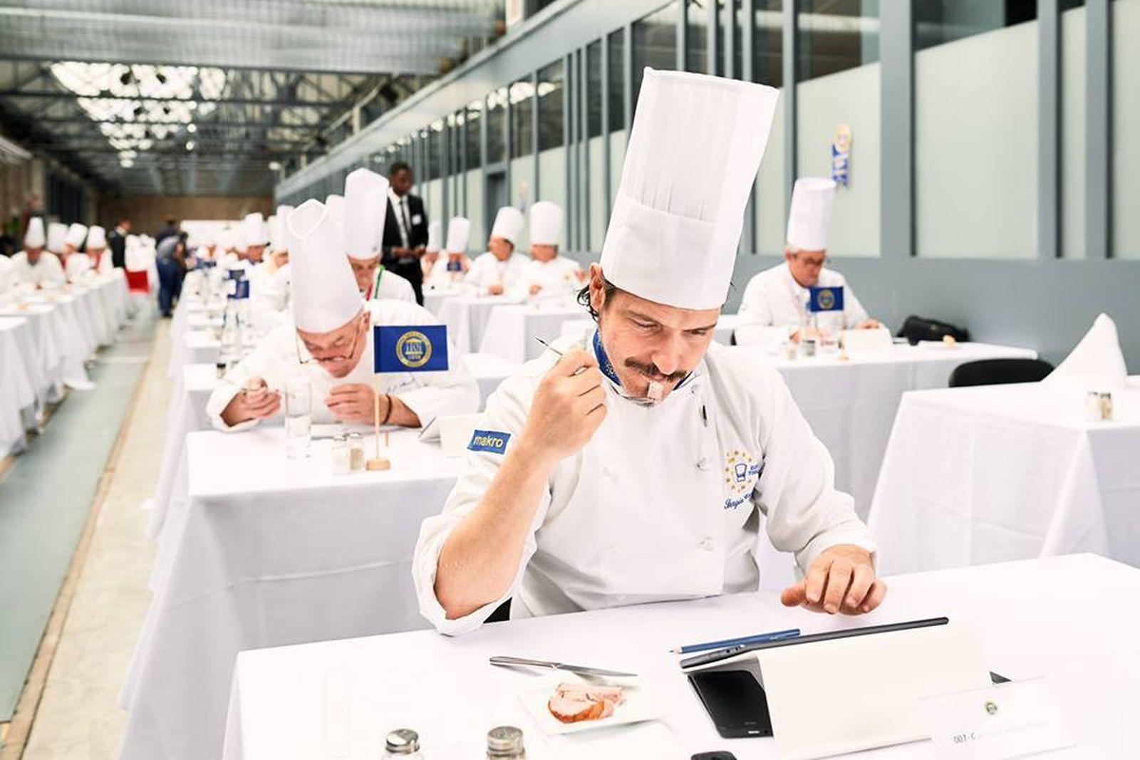 Reconocidos chefs de todo el mundo realizan una cata a ciegas de todos los productos