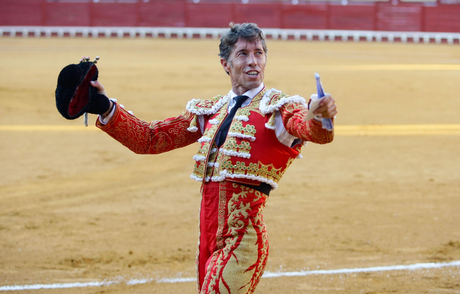 Las imágenes de la corrida de toros en El Puerto con Escribano, Morilla y Pinar