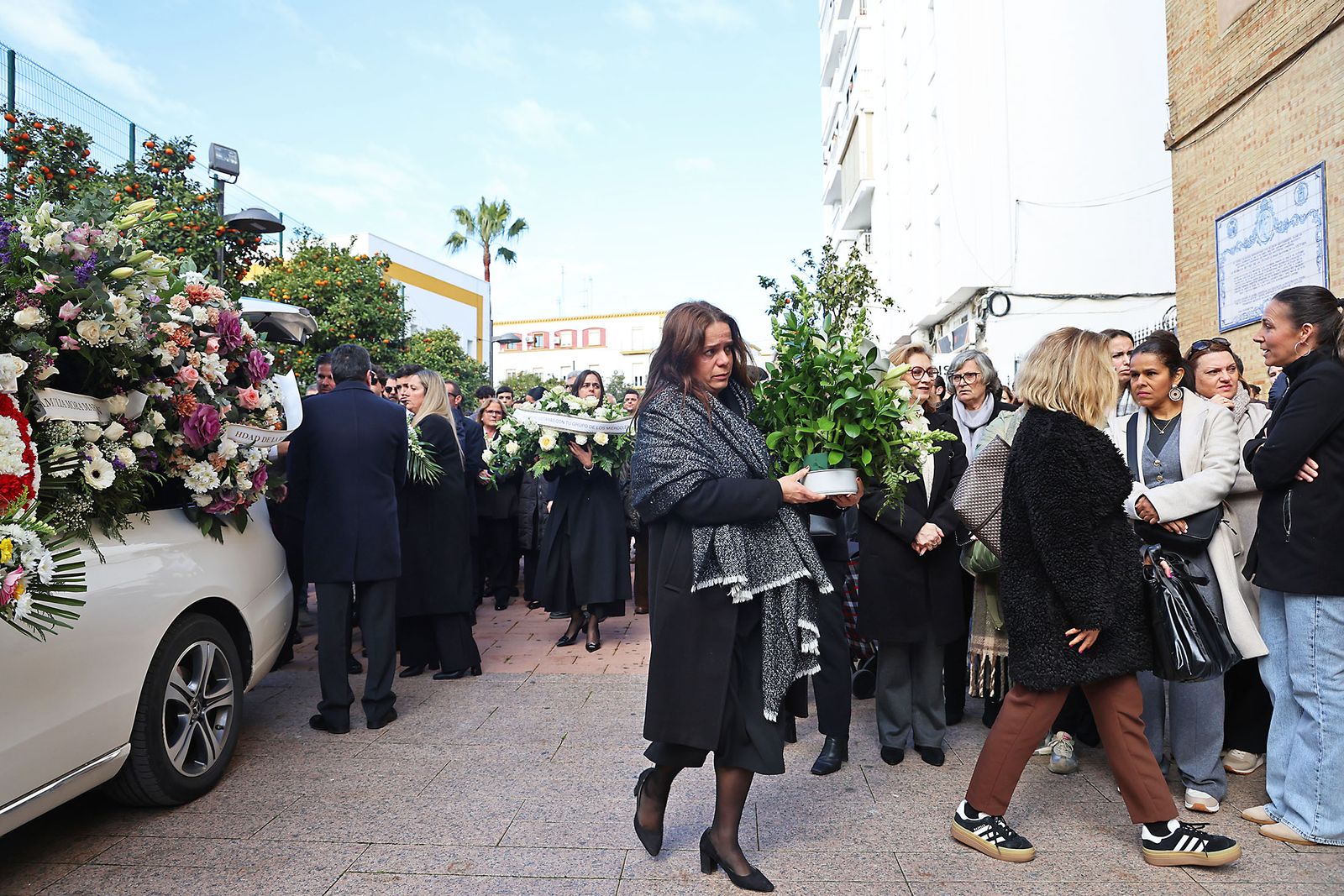 Las fotografías del emotivo adiós a Natividad de la Torre, la abuela onubense fallecida en Adamuz