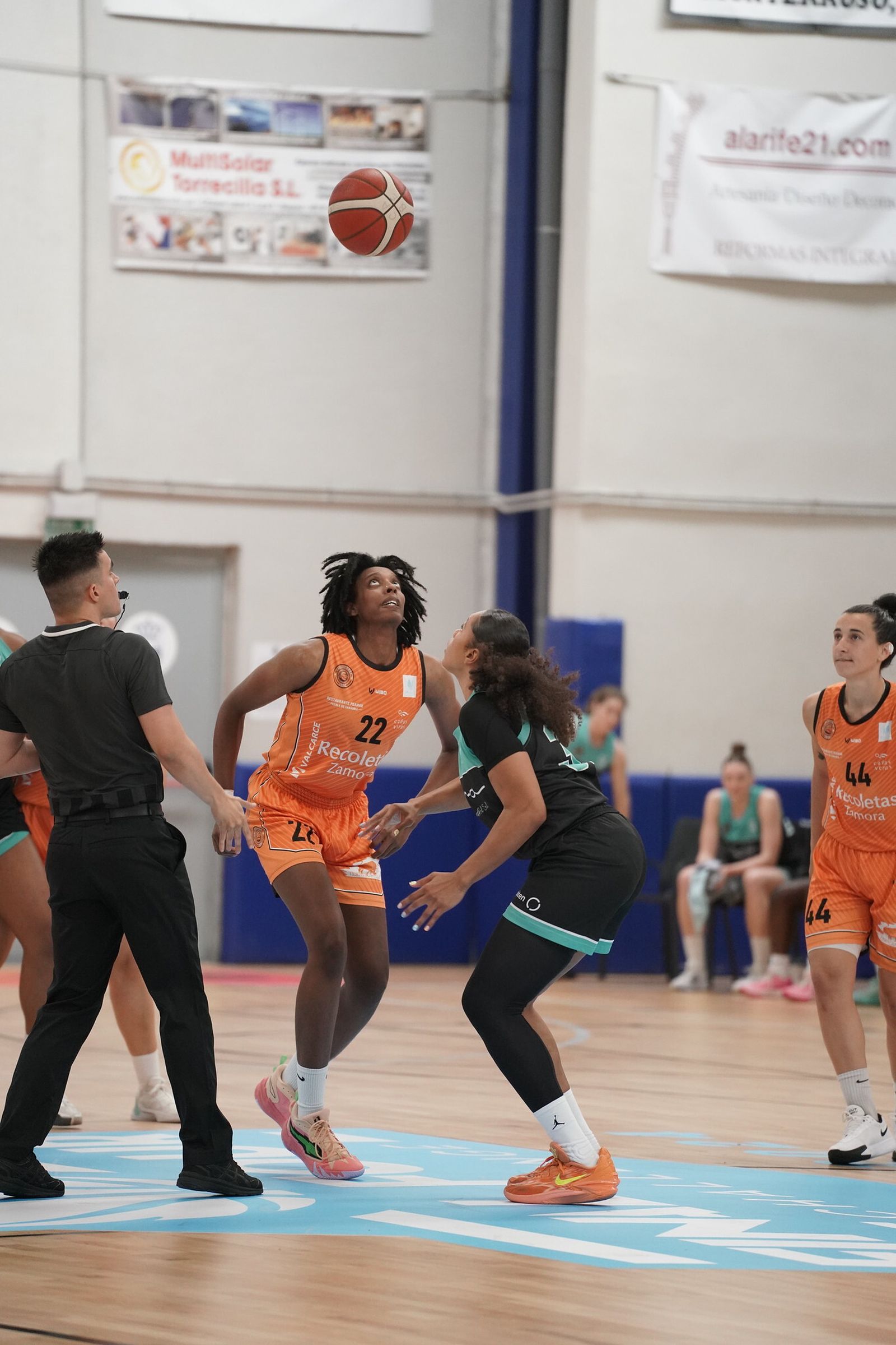 Ambientazo en Estepona para la Final Four de ascenso a Liga Femenina