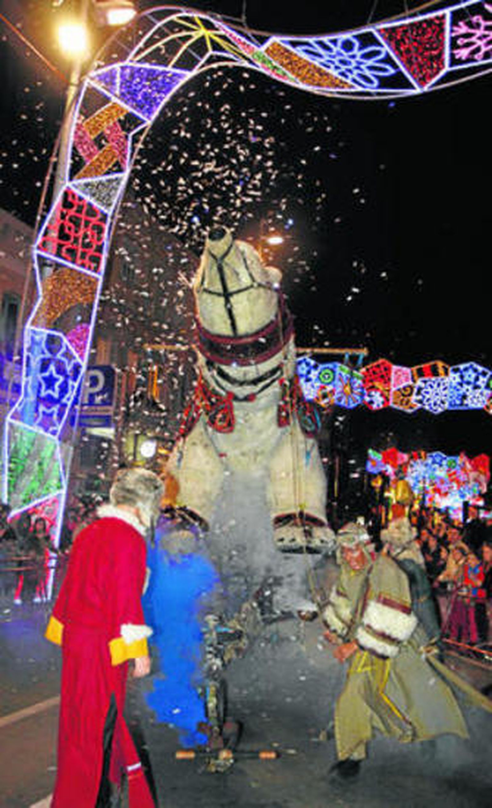 La mágica espera de los Reyes Magos inunda las calles del centro de Almería