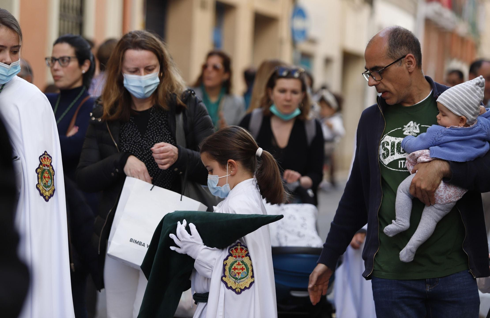 Imágenes de la estación de penitencia de la Hermandad de La Esperanza de Huelva