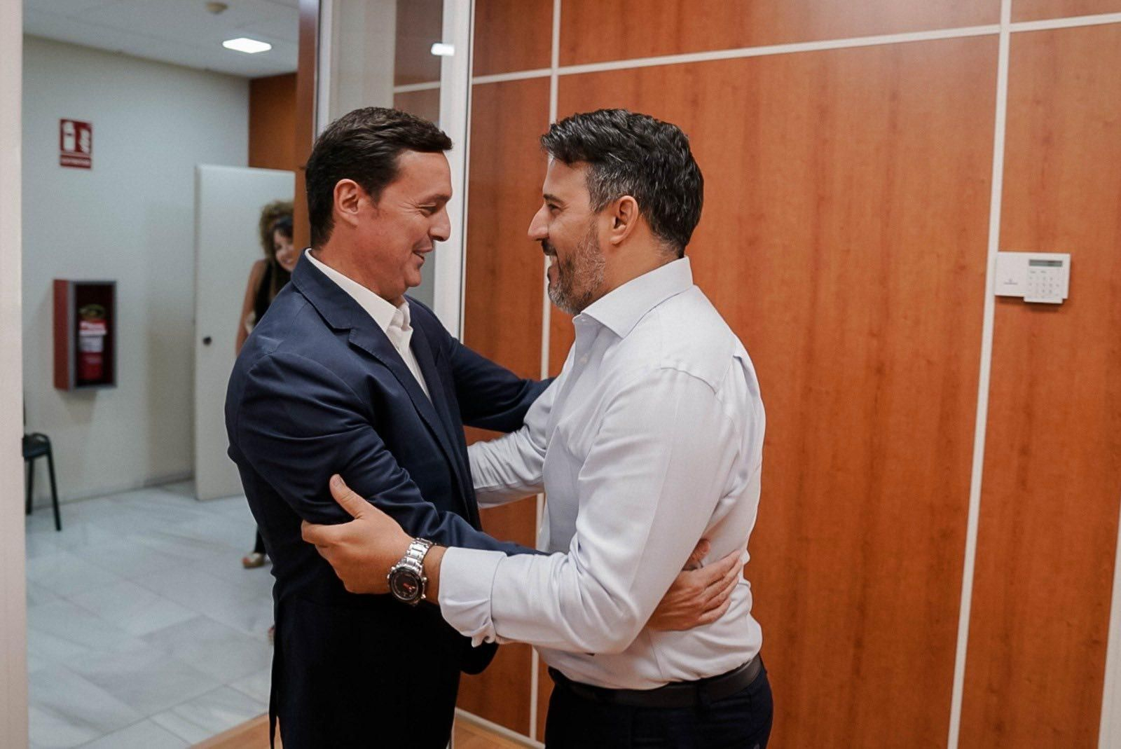 Visita del presidente del PP y la Diputación Provincial a la redacción de Diario de Almería