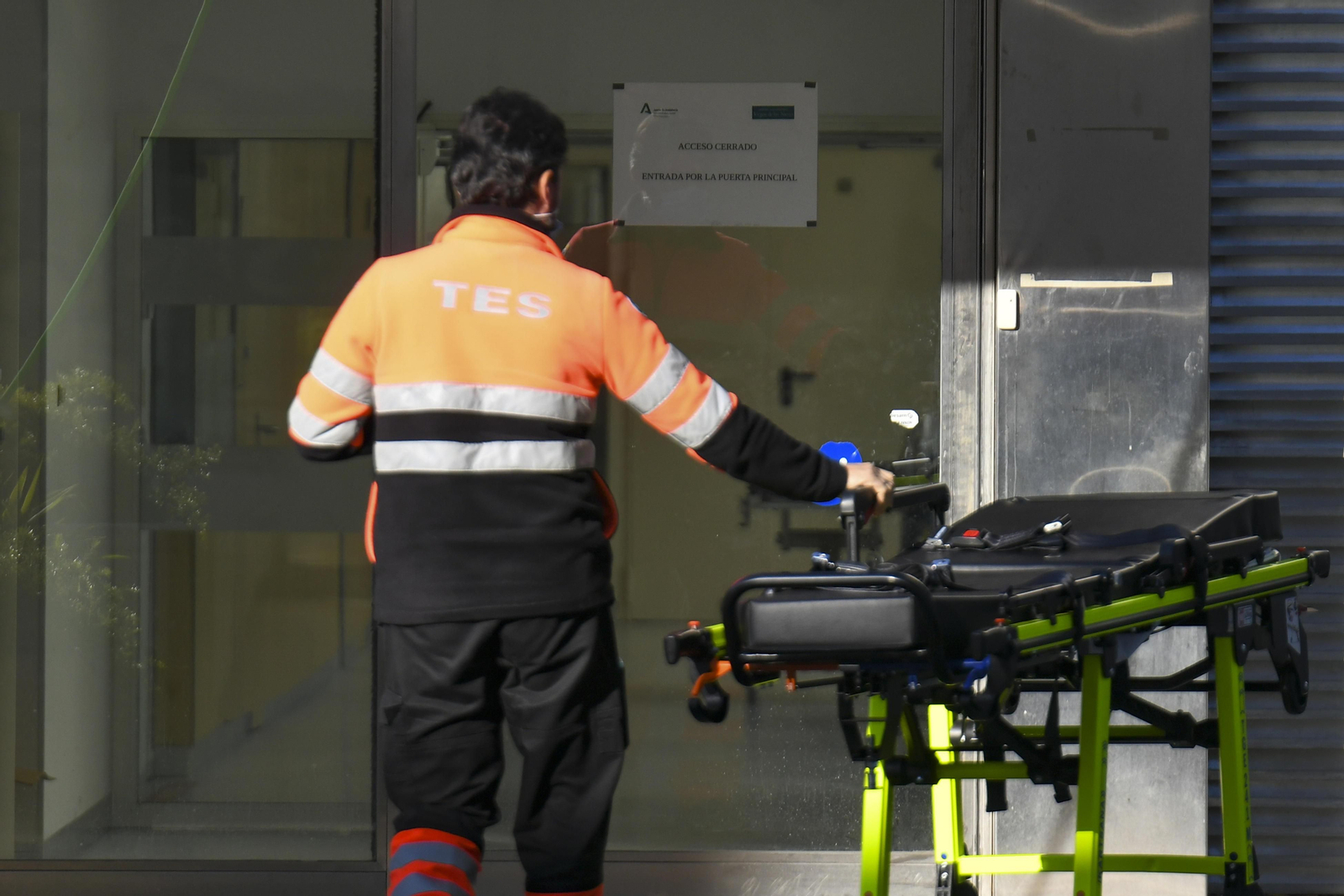 Granada registra los primeros muertos por coronavirus del año y suben los hospitalizados