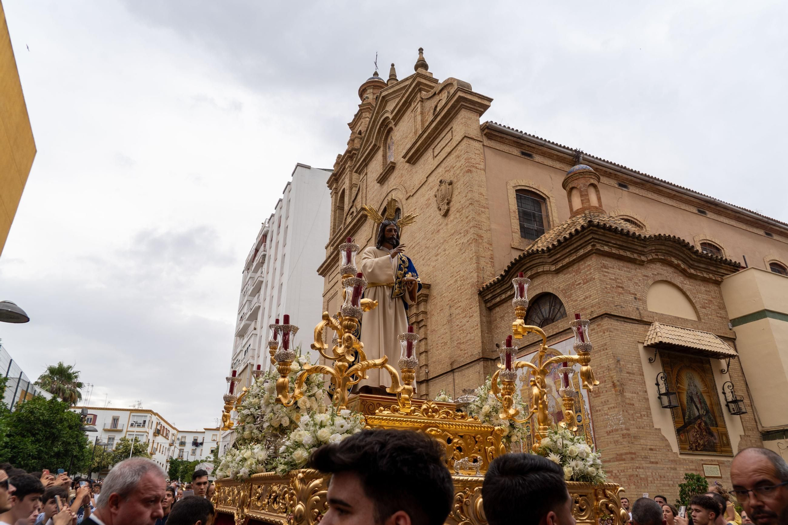 Imágenes del traslado del Cristo del Amor a la Concepción