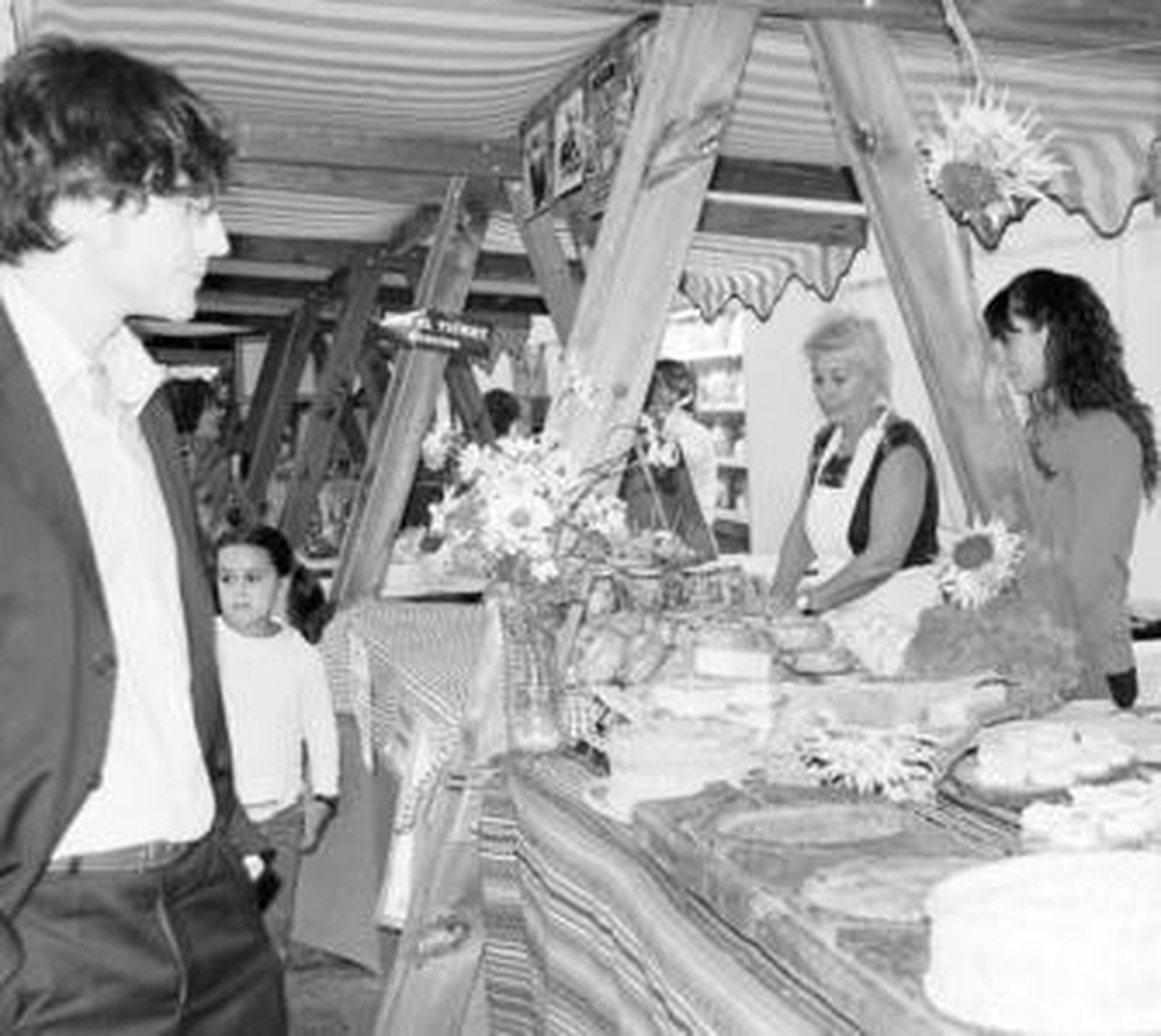 Una de las novedades han sido los expositores, de madera y acorde al lugar donde se instalaron.