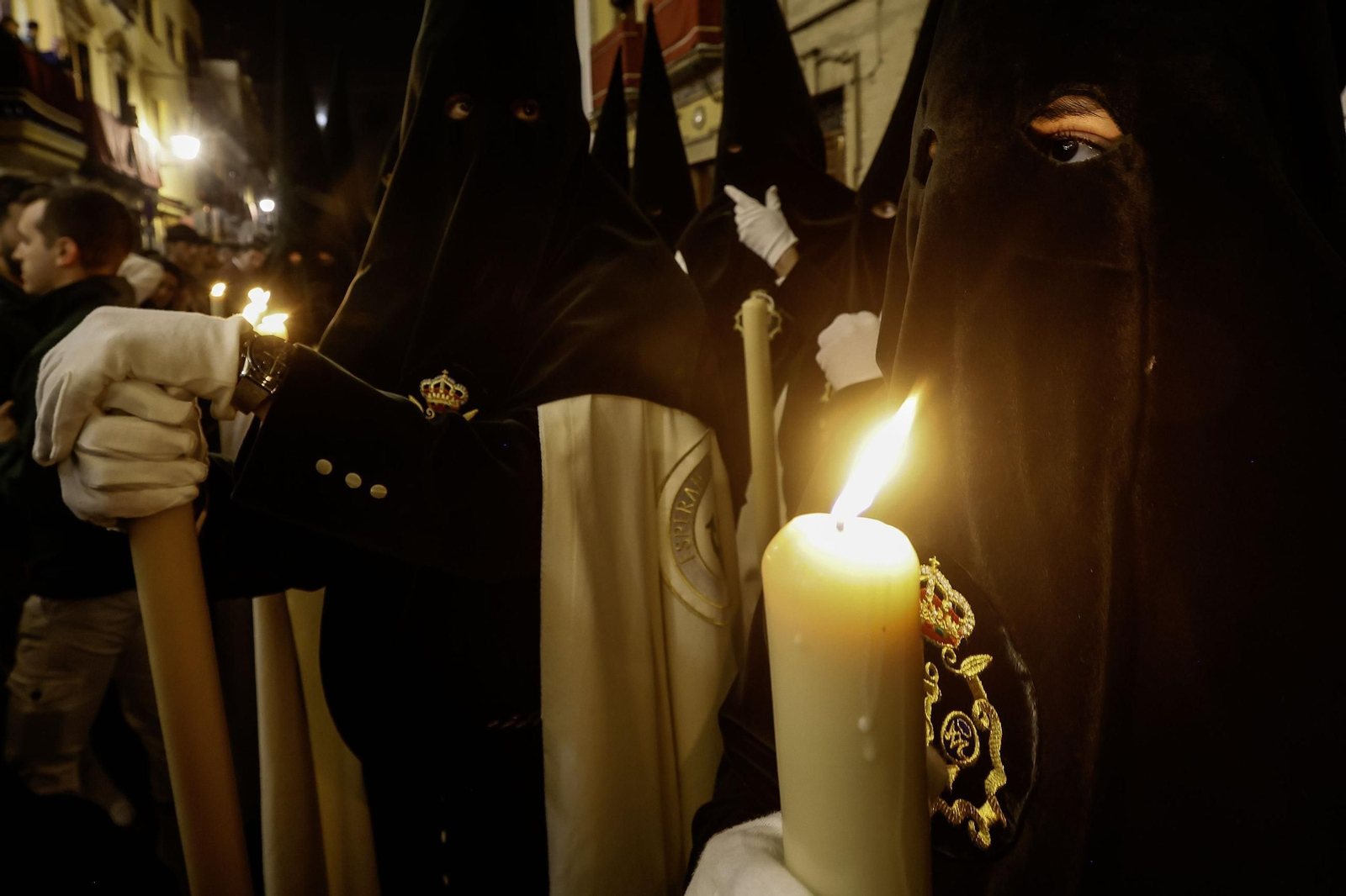 Nazarenos de la Madrugada de Sevilla.