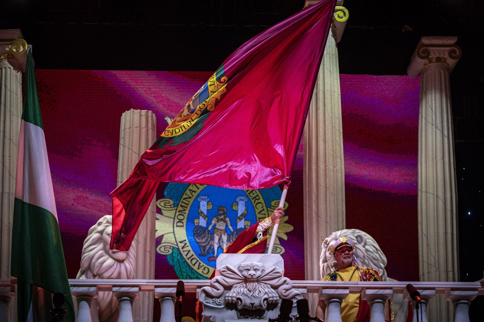 Las imágenes del pregón y la boda de Manu Sánchez en el Carnaval de Cádiz 2026