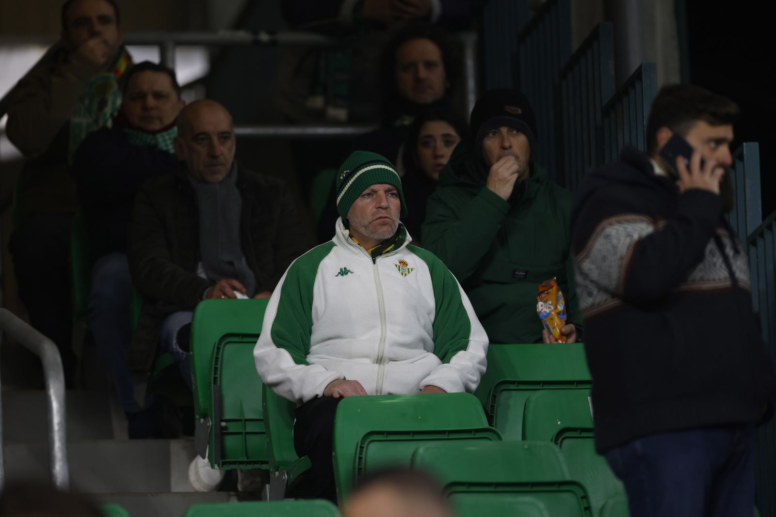 Búscate en las fotos del Betis-Barcelona