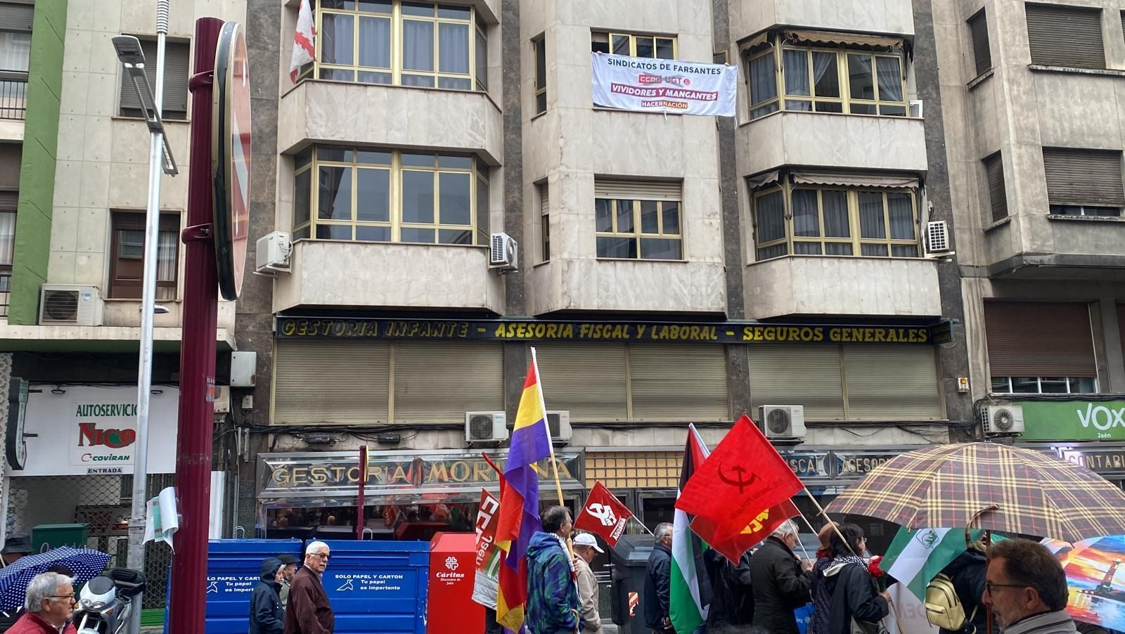 En imágenes: la manifestación del 1 de mayo recorre las calles de Jaén capital por unas mejores condiciones