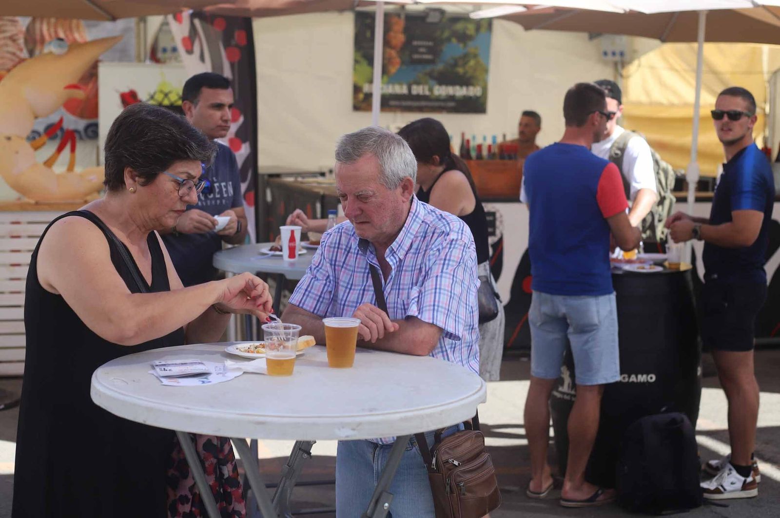 Imágenes del ambiente en la Feria de la Tapa de Huelva