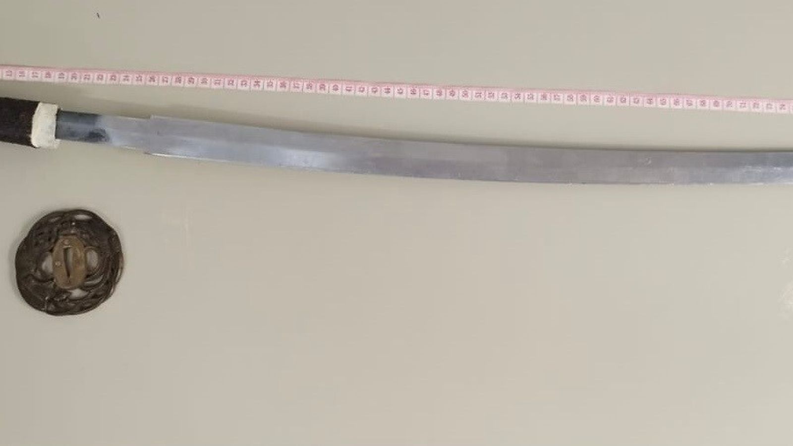 La catana incautada al detenido.