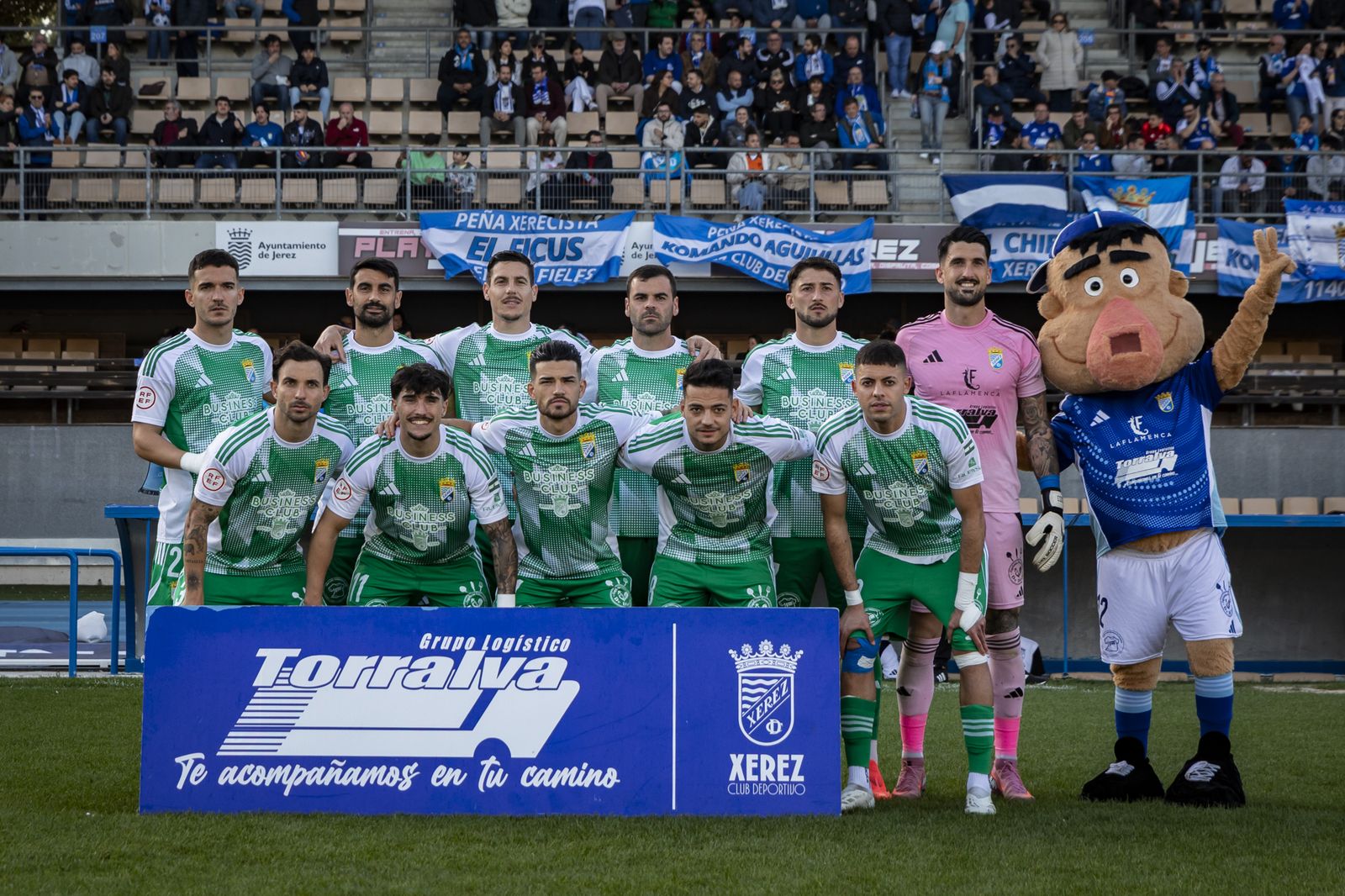 Imágenes del partido entre el Xerez CD y el Yeclano Deportivo en Chapín