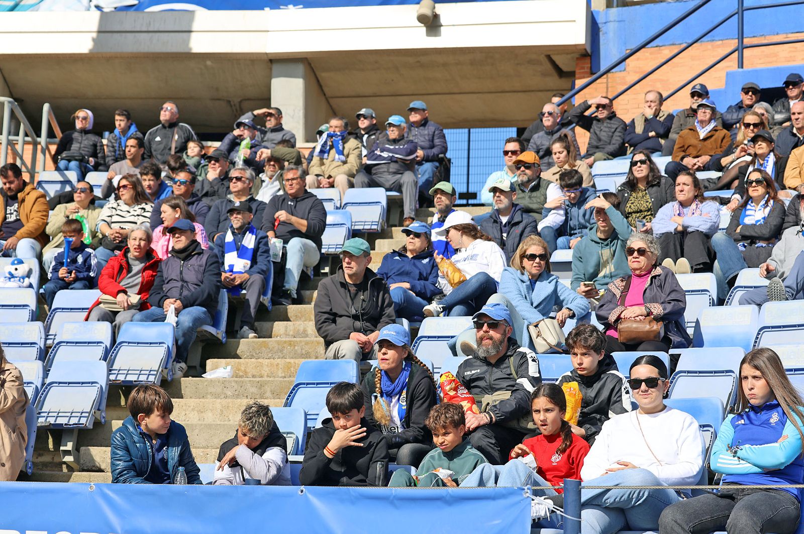 Búscate en las gradas del Nuevo Colombino en el Recre-Yeclano