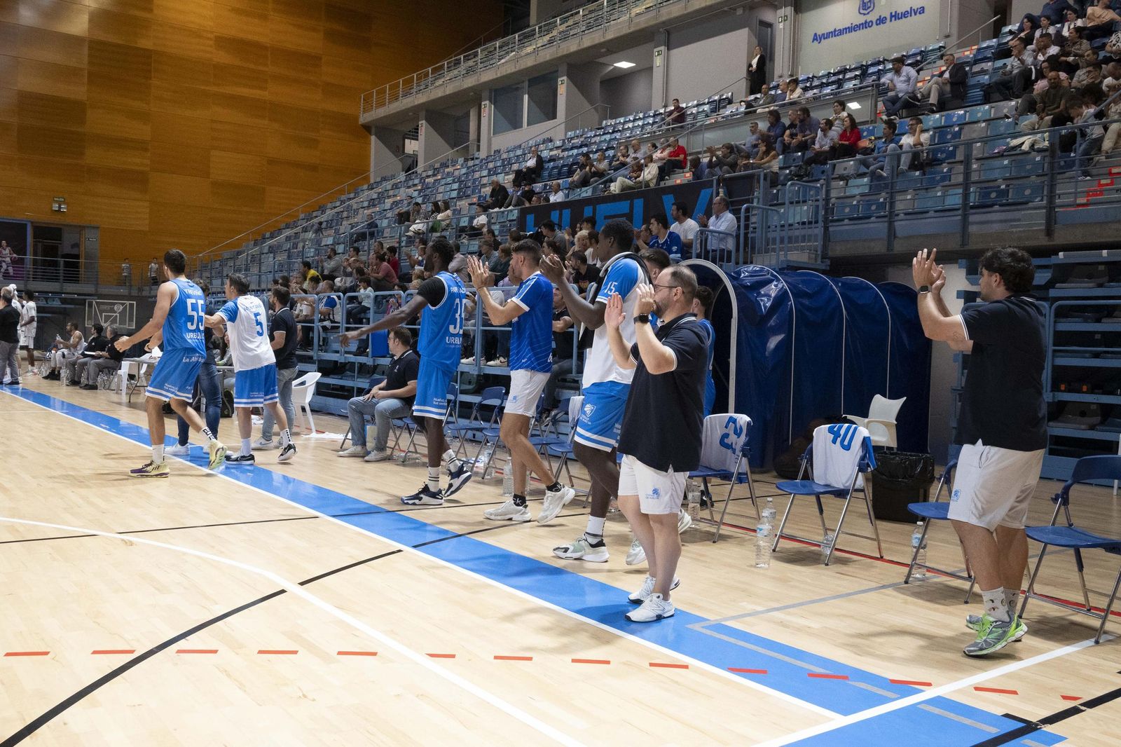 Imágenes del partido entre el Ciudad de Huelva y Biele ISB