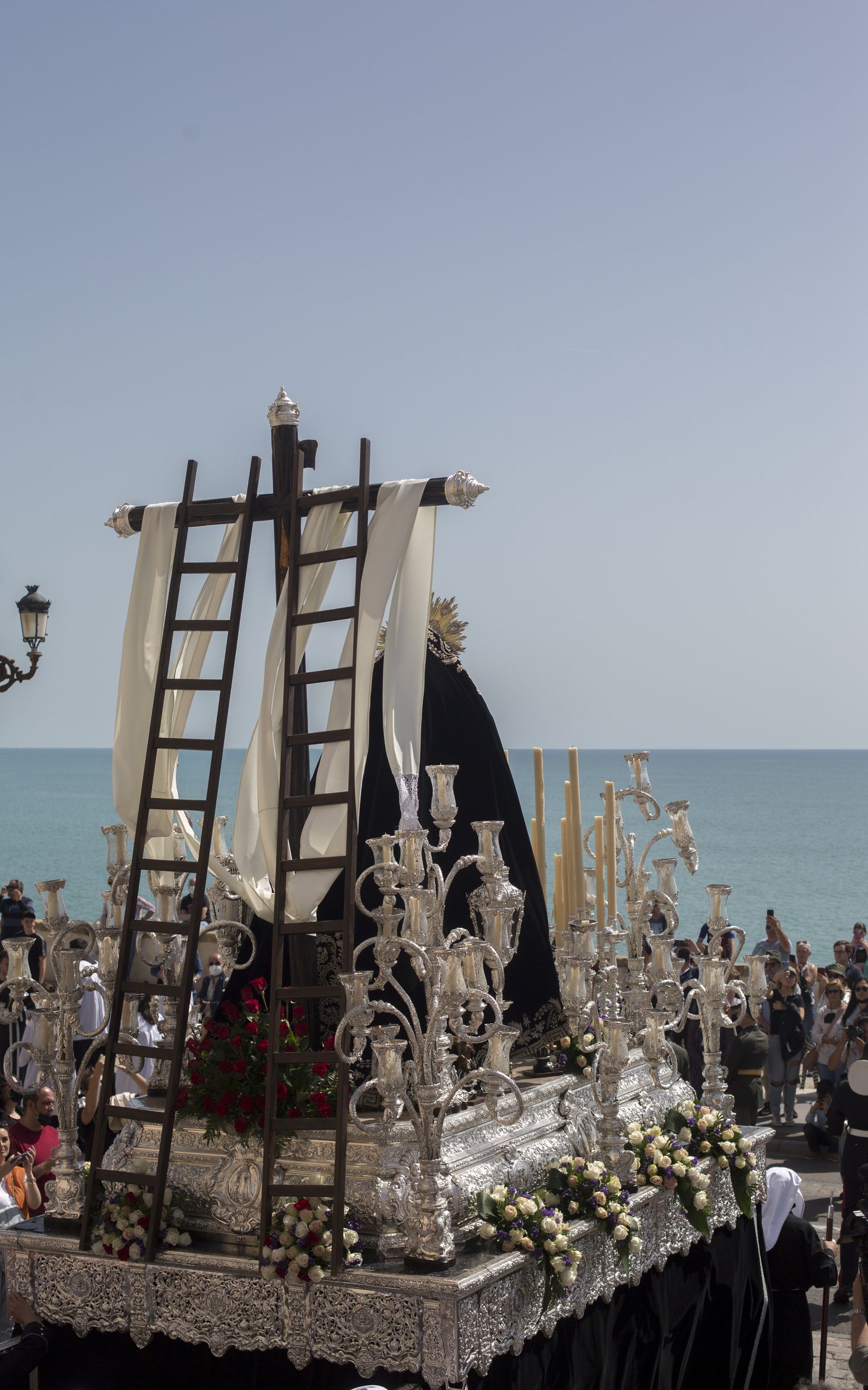 Las imágenes de la cofradía del Santo entierro en la Semana Santa de Cádiz 2022