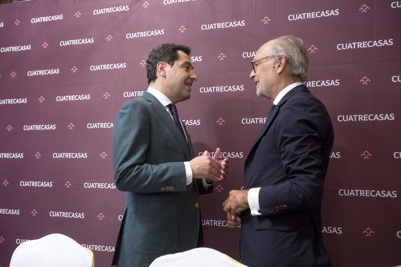 Las imágenes de la entrega de la Beca Manuel Olivencia