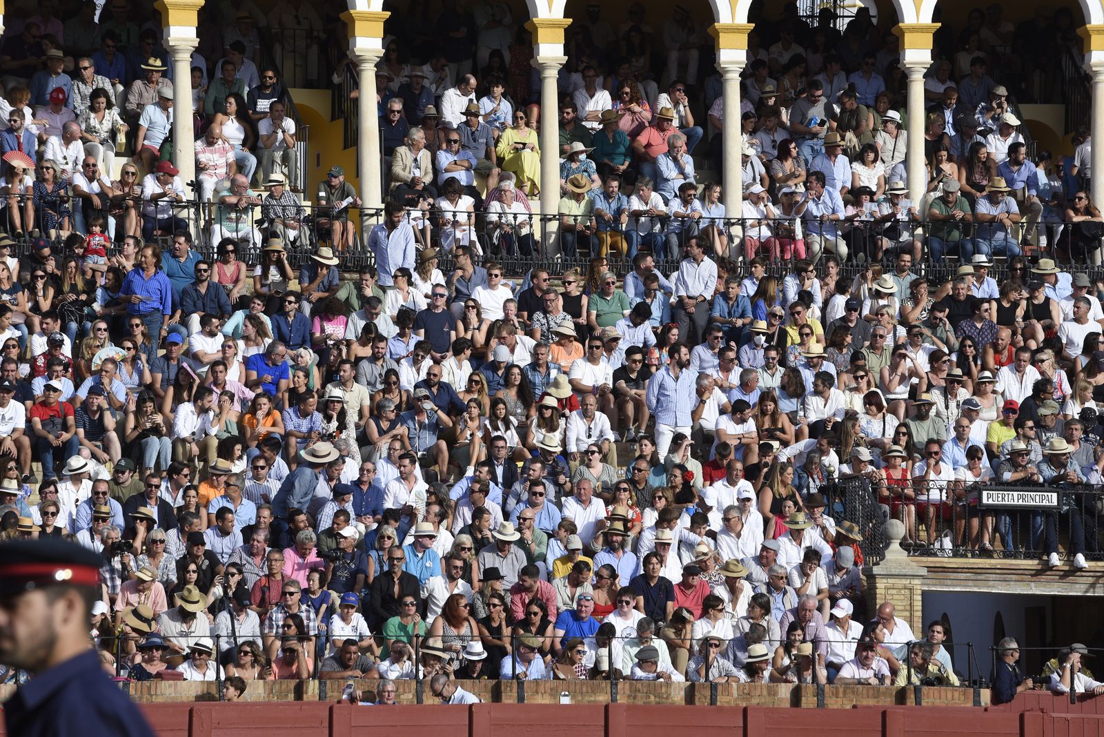 Búscate en la tercera corrida de toros de la Feria de San Miguel de Sevilla
