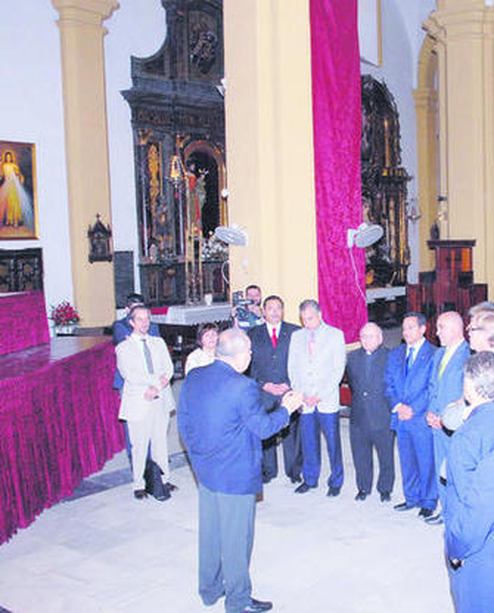 Visita de las autoridades mejicanas e isleñas a la Iglesia Mayor.