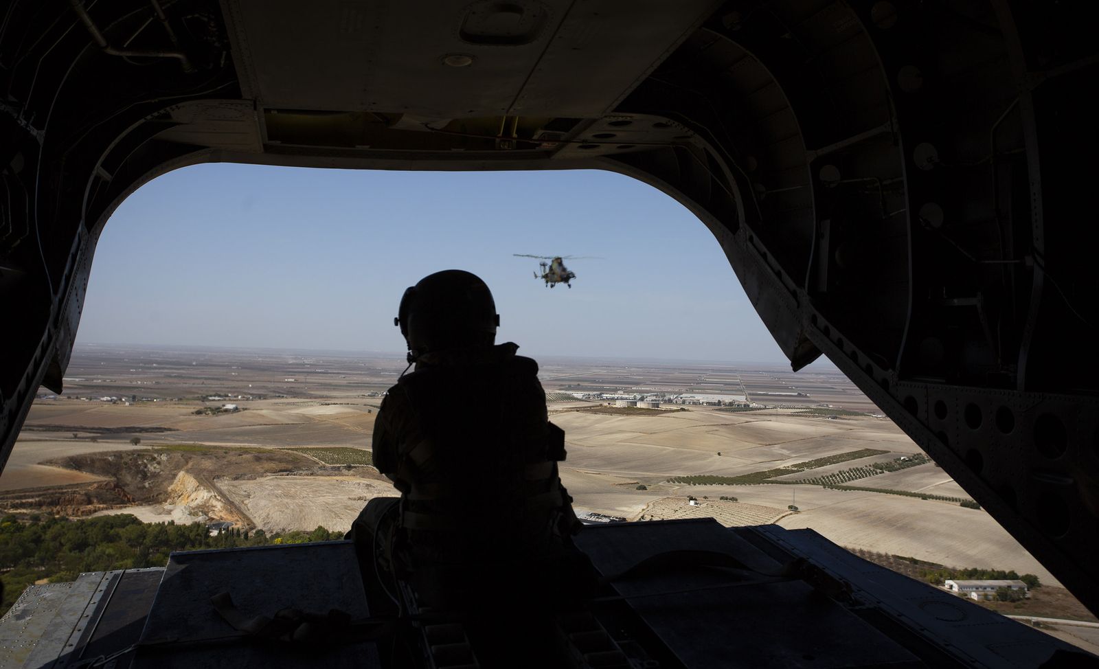 Entrenamiento del Ejército en el río Guadalquivir
