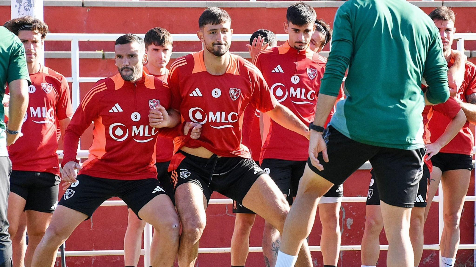 Jugadores del Linares Deportivo, en un entrenamiento