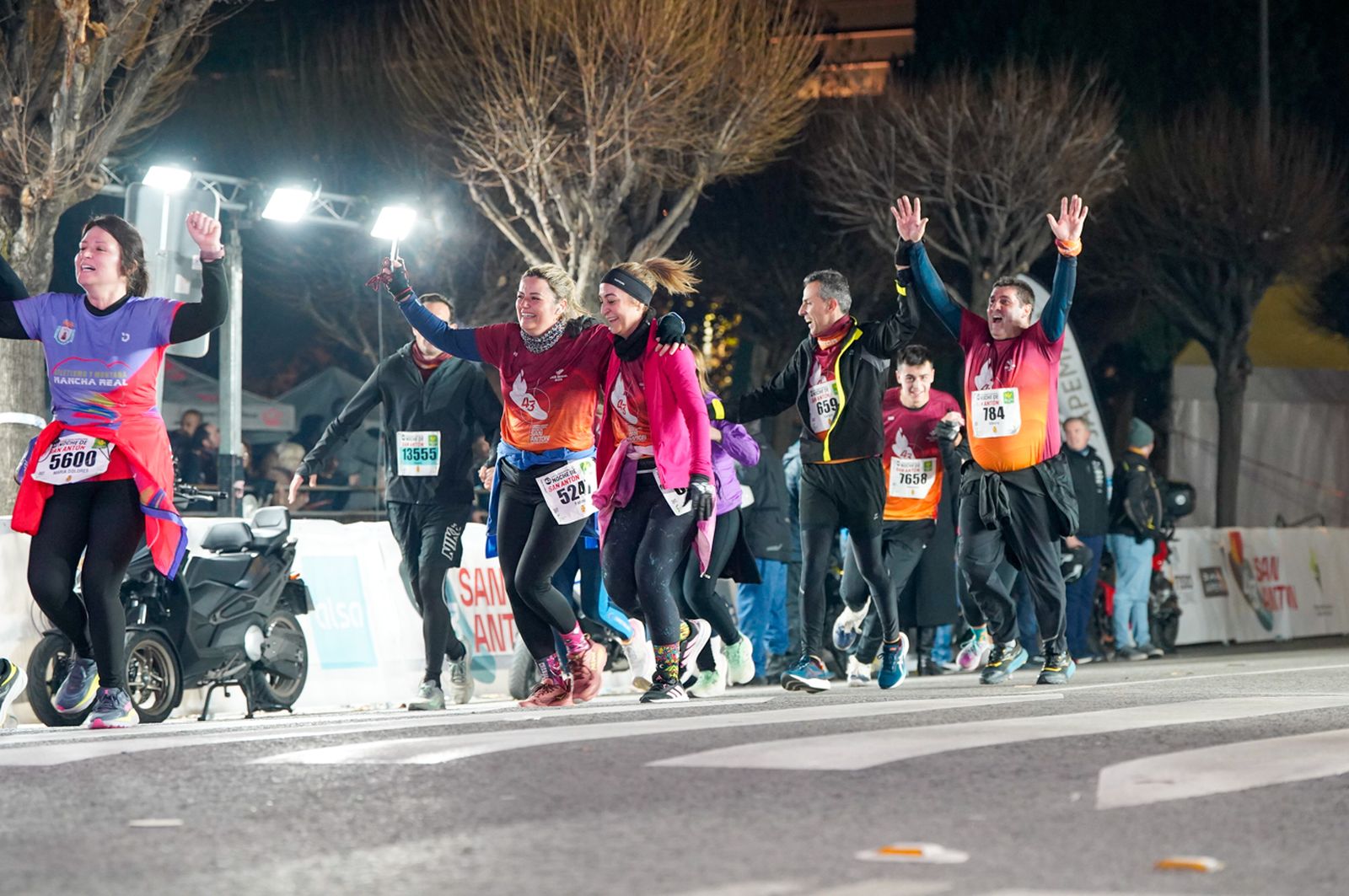 En imágenes: búscate en tu llegada a meta de la Carrera de San Antón 2026 (2)