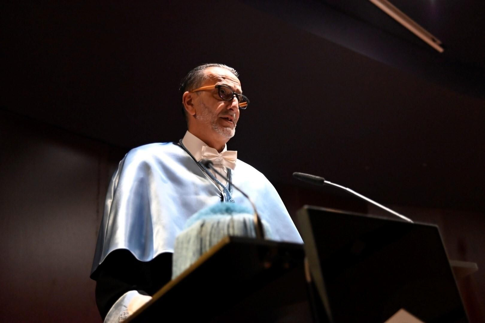 Las fotografías de la investidura de Pilar León-Castro y Rafael Illescas como doctores honoris causa en Córdoba