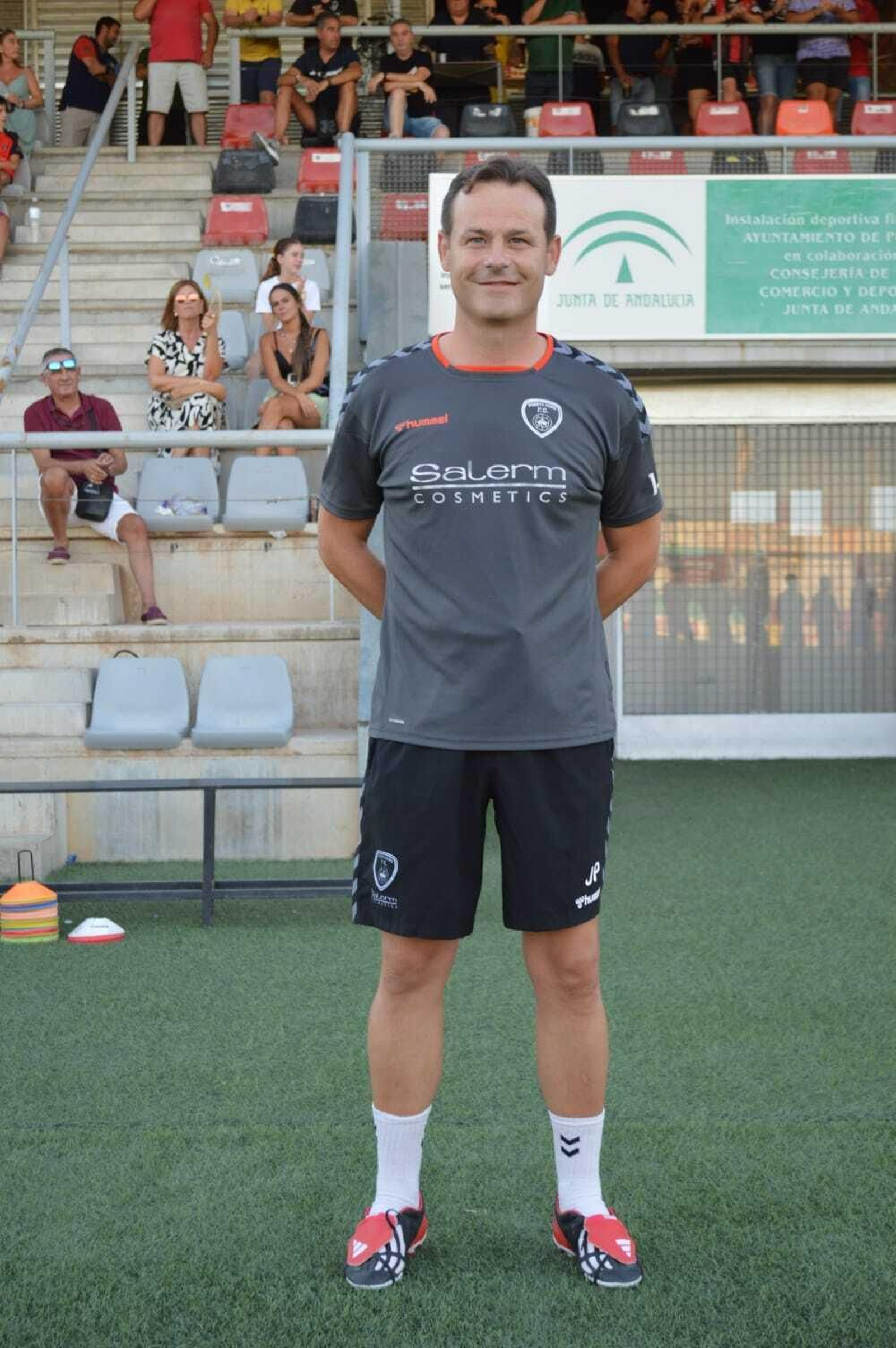 Juanmi Puentenueva, antes de un partido.