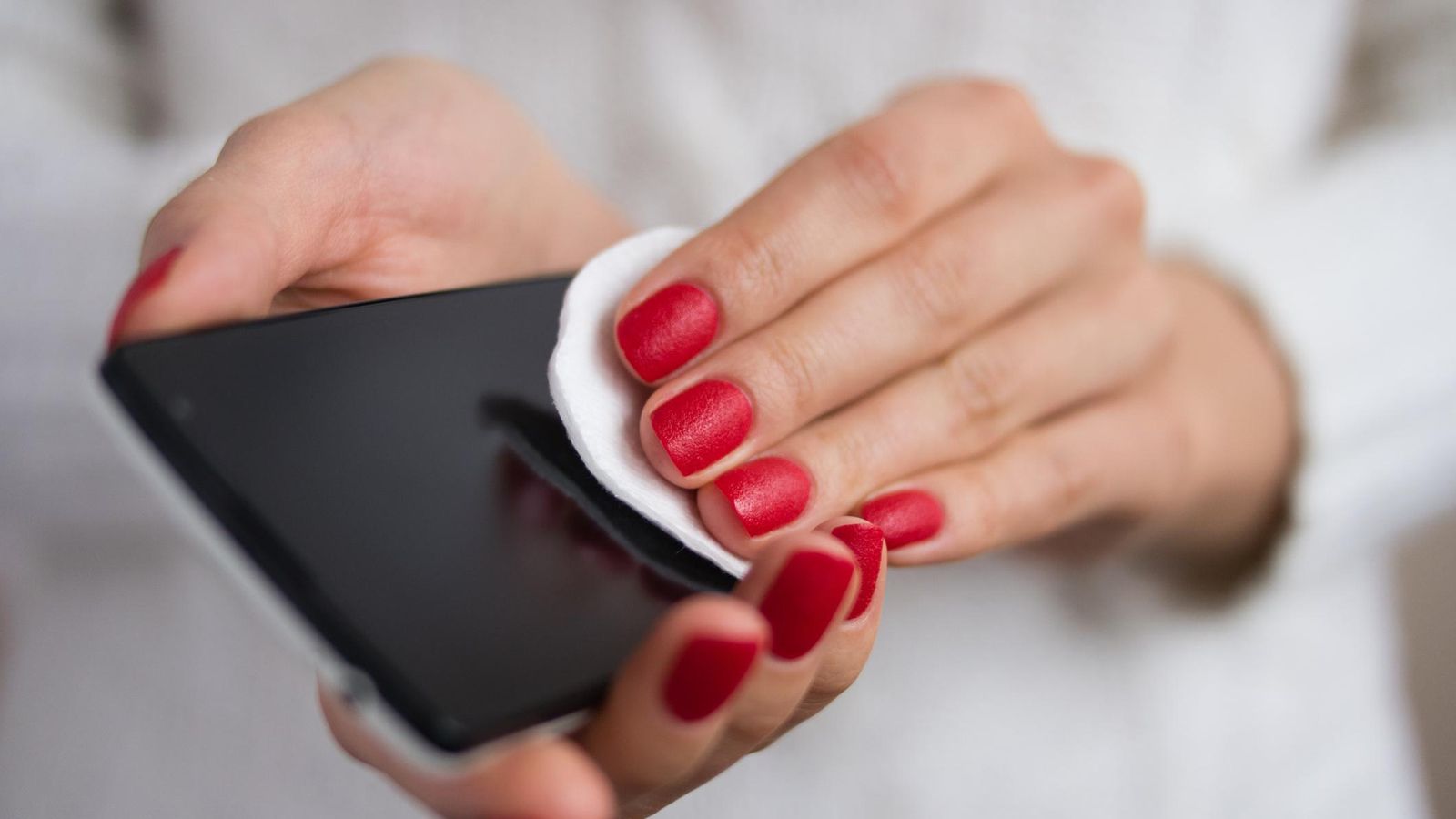 Limpiar los teléfonos móviles.