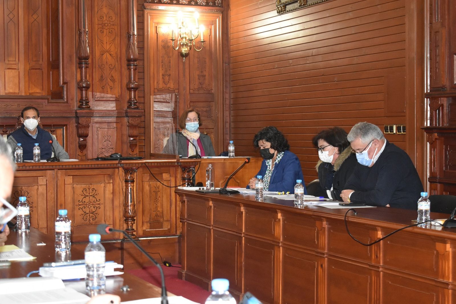 Un momento de la sesión ordinaria del Pleno del Ayuntamiento de Sanlúcar celebrada este martes.